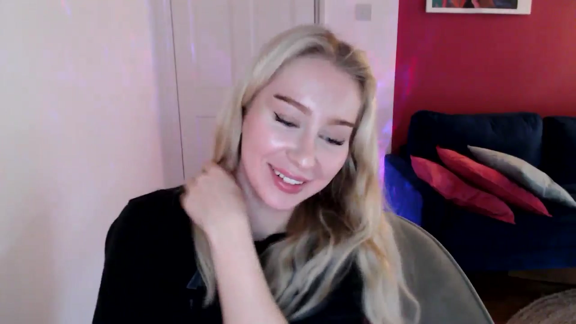 Gallery image thumbnail from PetiteAvax's myfreecams stream on, 12/30/2024, 12:53 image 13 of 20