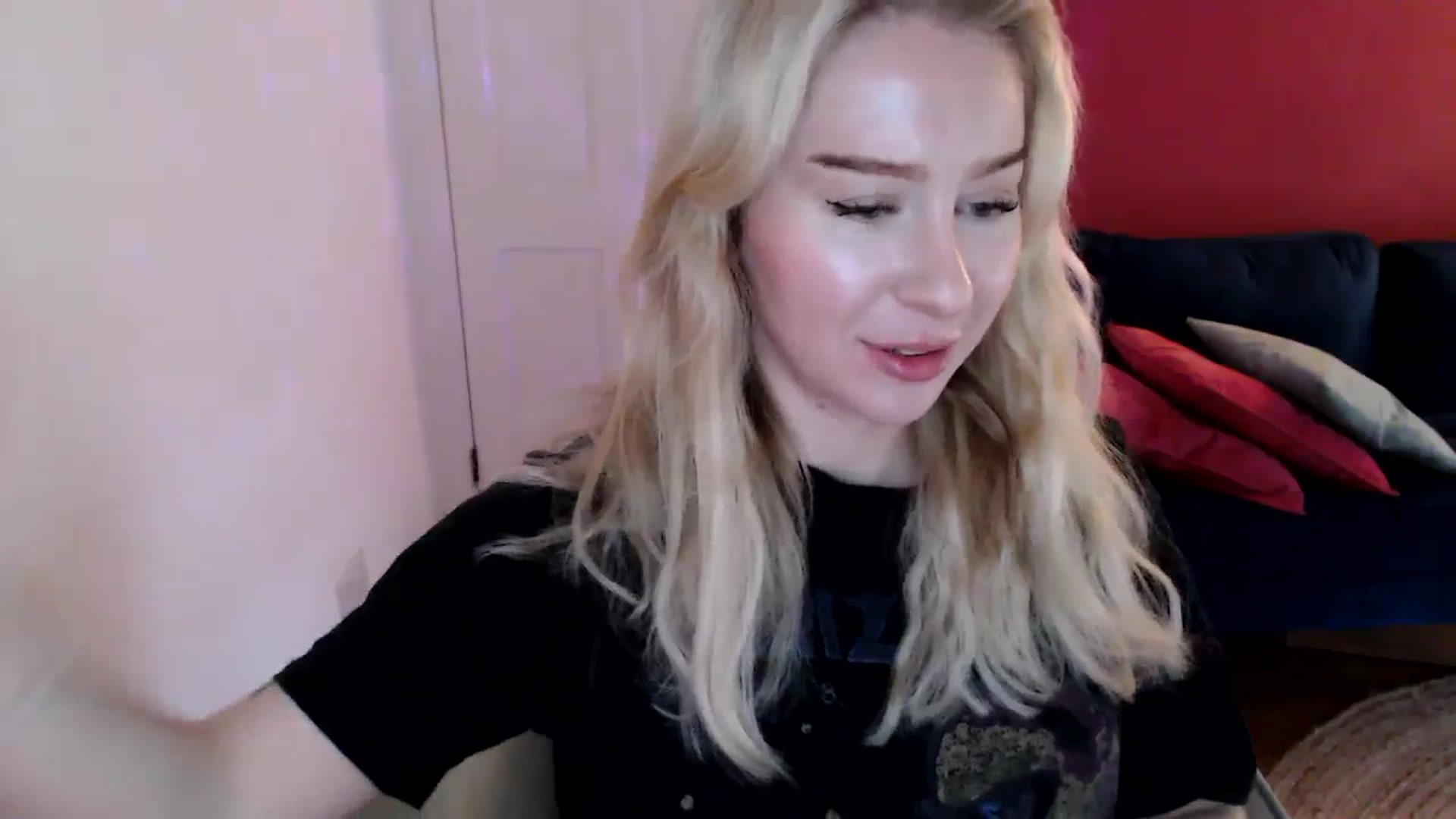 Gallery image thumbnail from PetiteAvax's myfreecams stream on, 12/30/2024, 12:53 image 15 of 20