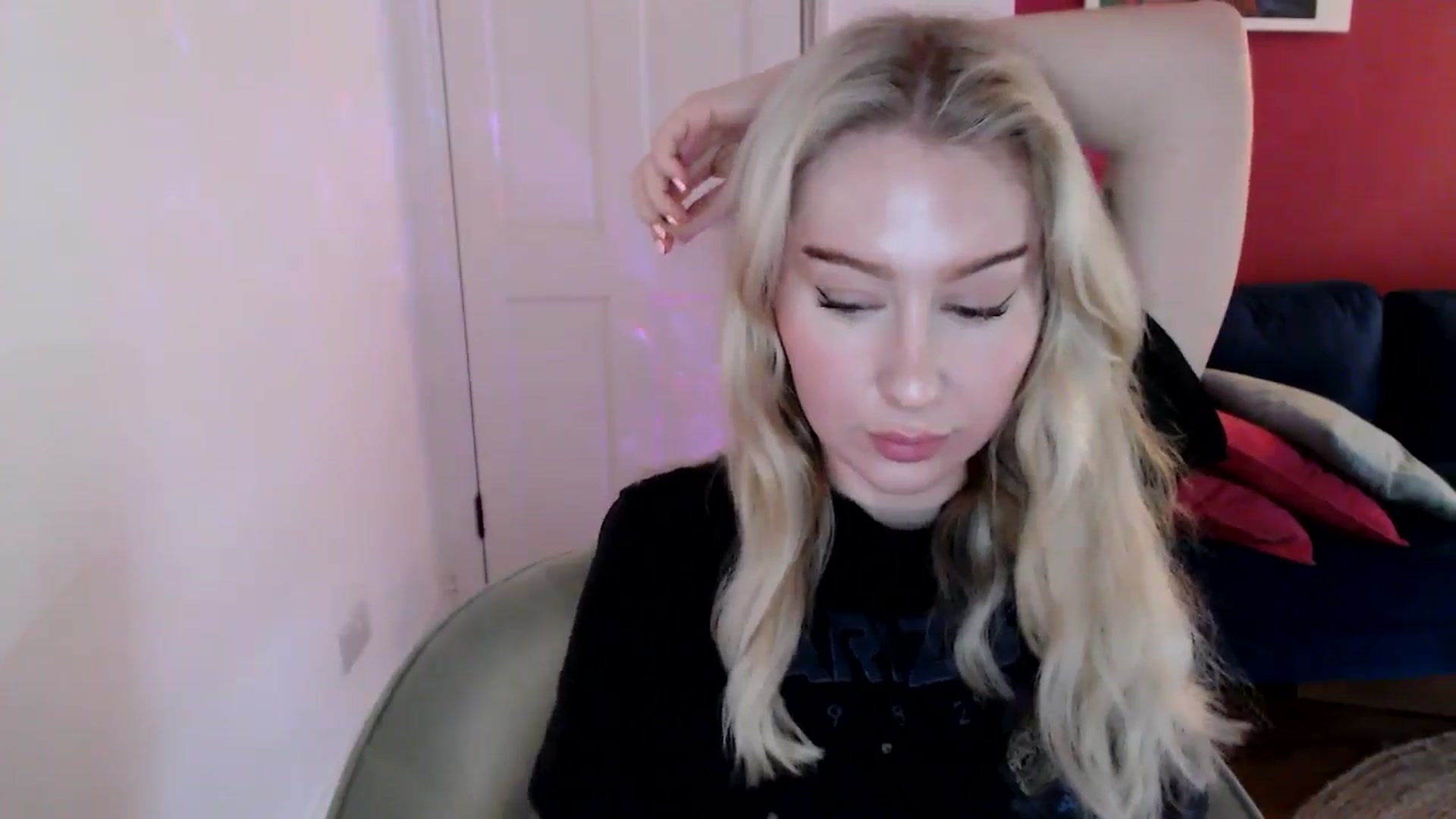 Gallery image thumbnail from PetiteAvax's myfreecams stream on, 12/30/2024, 12:53 image 17 of 20