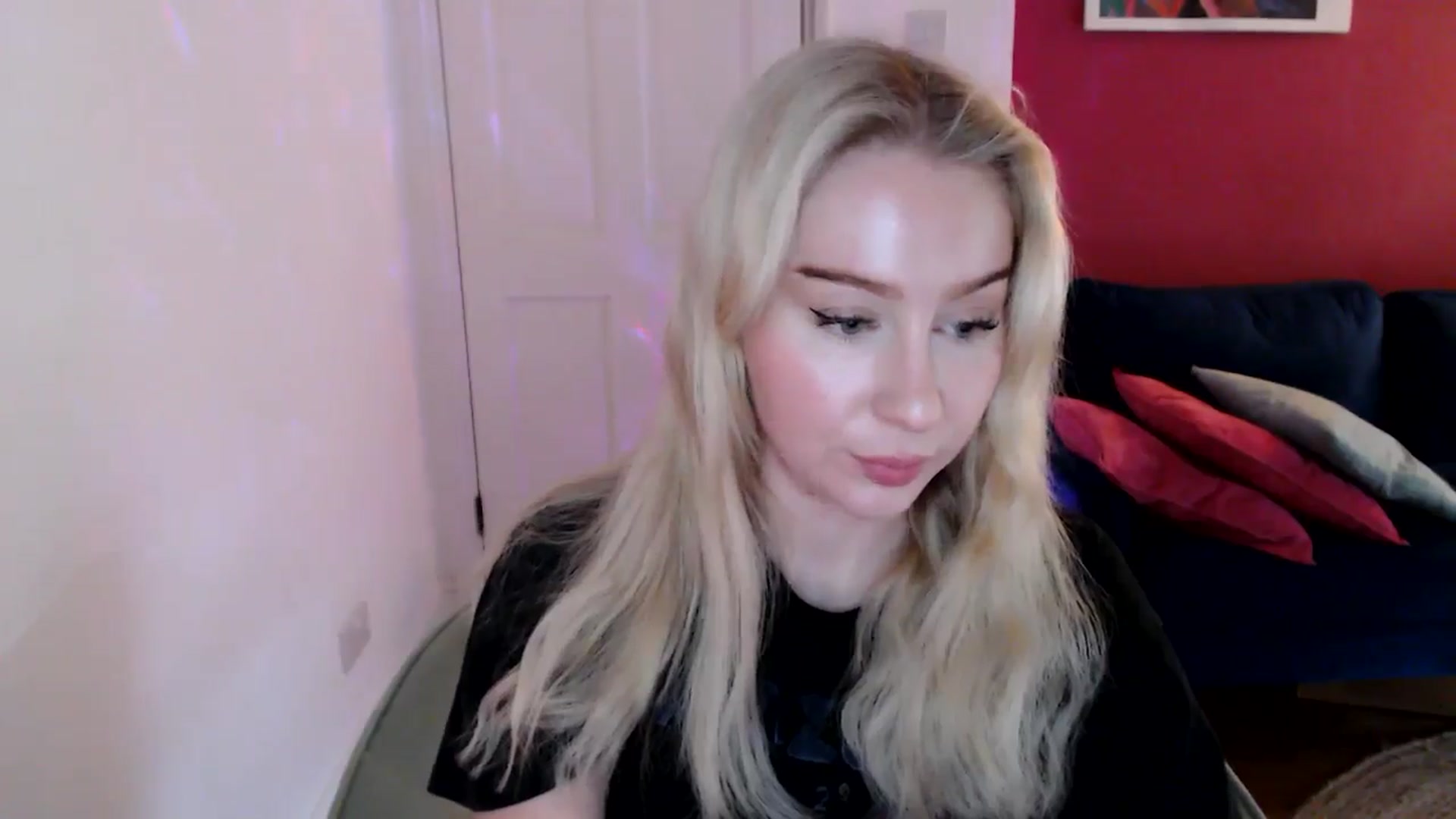 Gallery image thumbnail from PetiteAvax's myfreecams stream on, 12/30/2024, 12:53 image 16 of 20