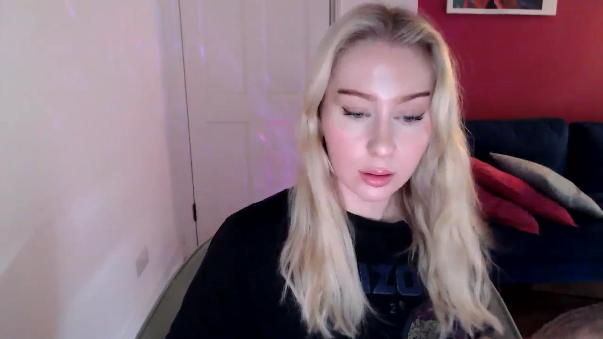 Gallery image thumbnail from PetiteAvax's myfreecams stream on, 12/30/2024, 12:53 image 7 of 20