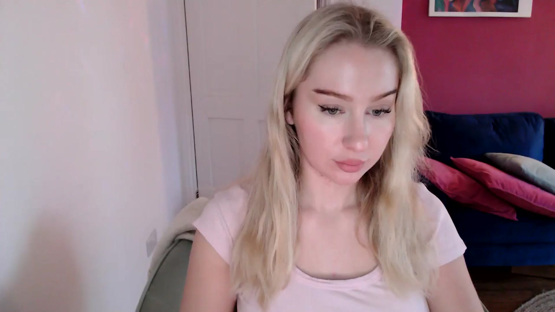 Gallery image thumbnail from PetiteAvax's myfreecams stream on, 12/30/2024, 15:28 image 1 of 20