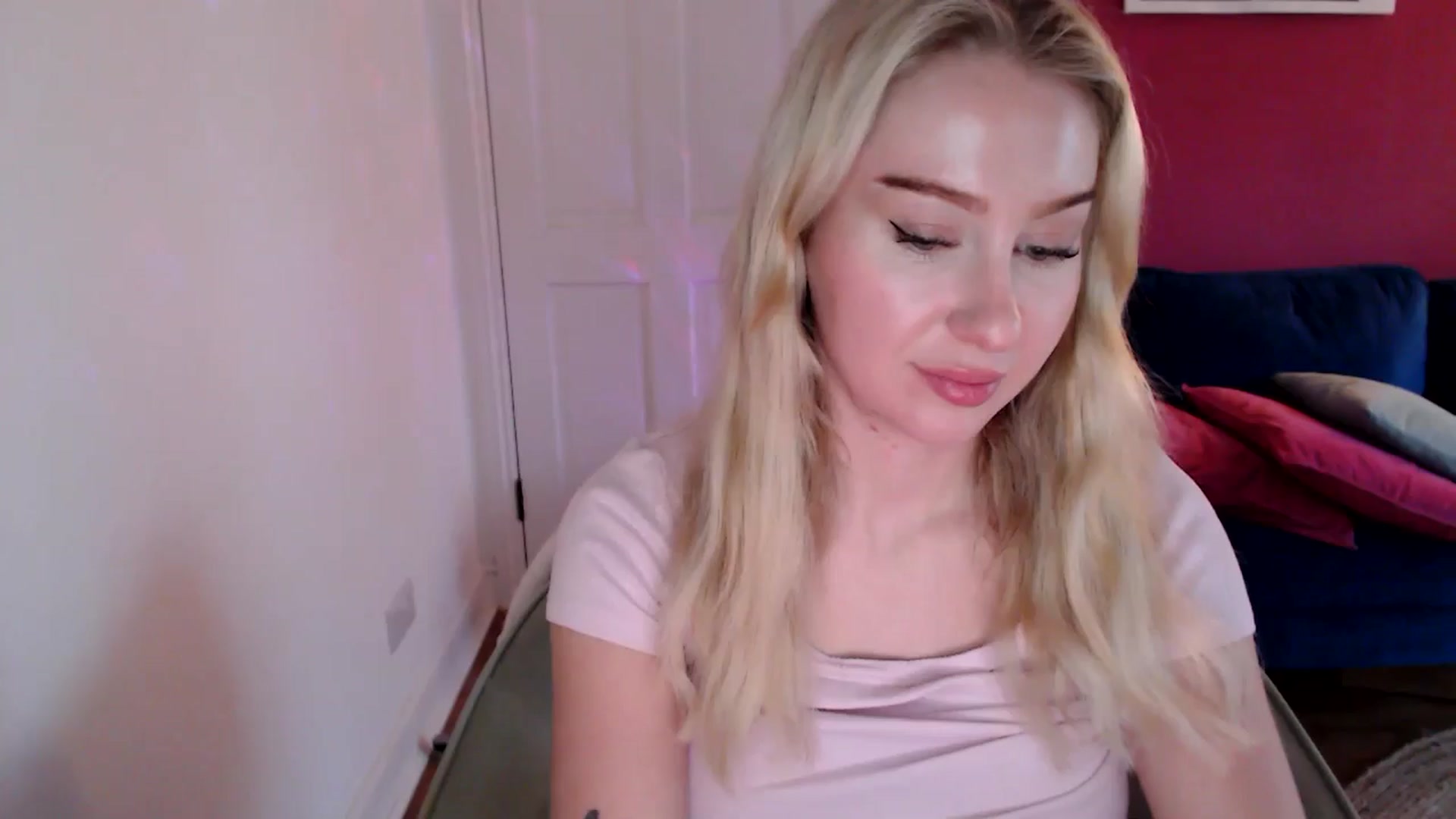 Gallery image thumbnail from PetiteAvax's myfreecams stream on, 12/30/2024, 15:28 image 8 of 20