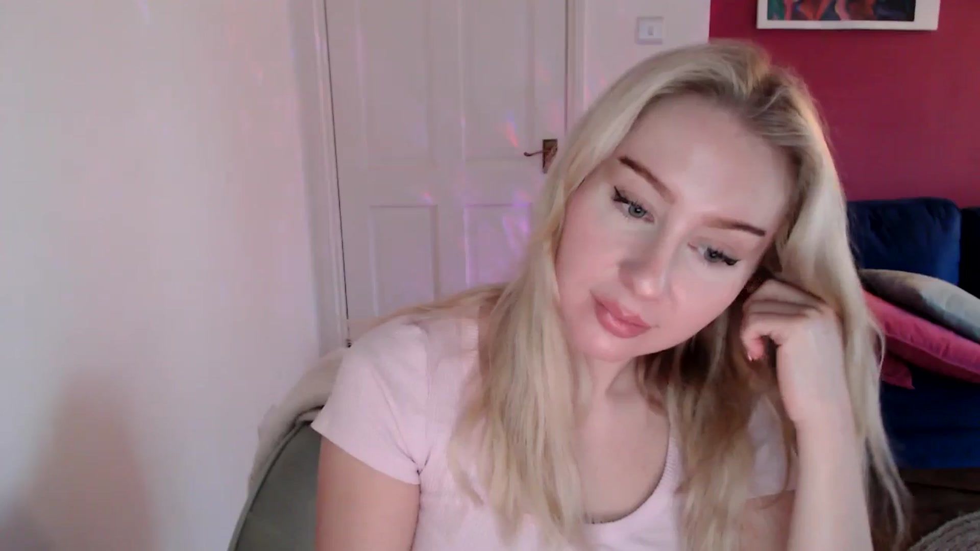 Gallery image thumbnail from PetiteAvax's myfreecams stream on, 12/30/2024, 15:28 image 4 of 20
