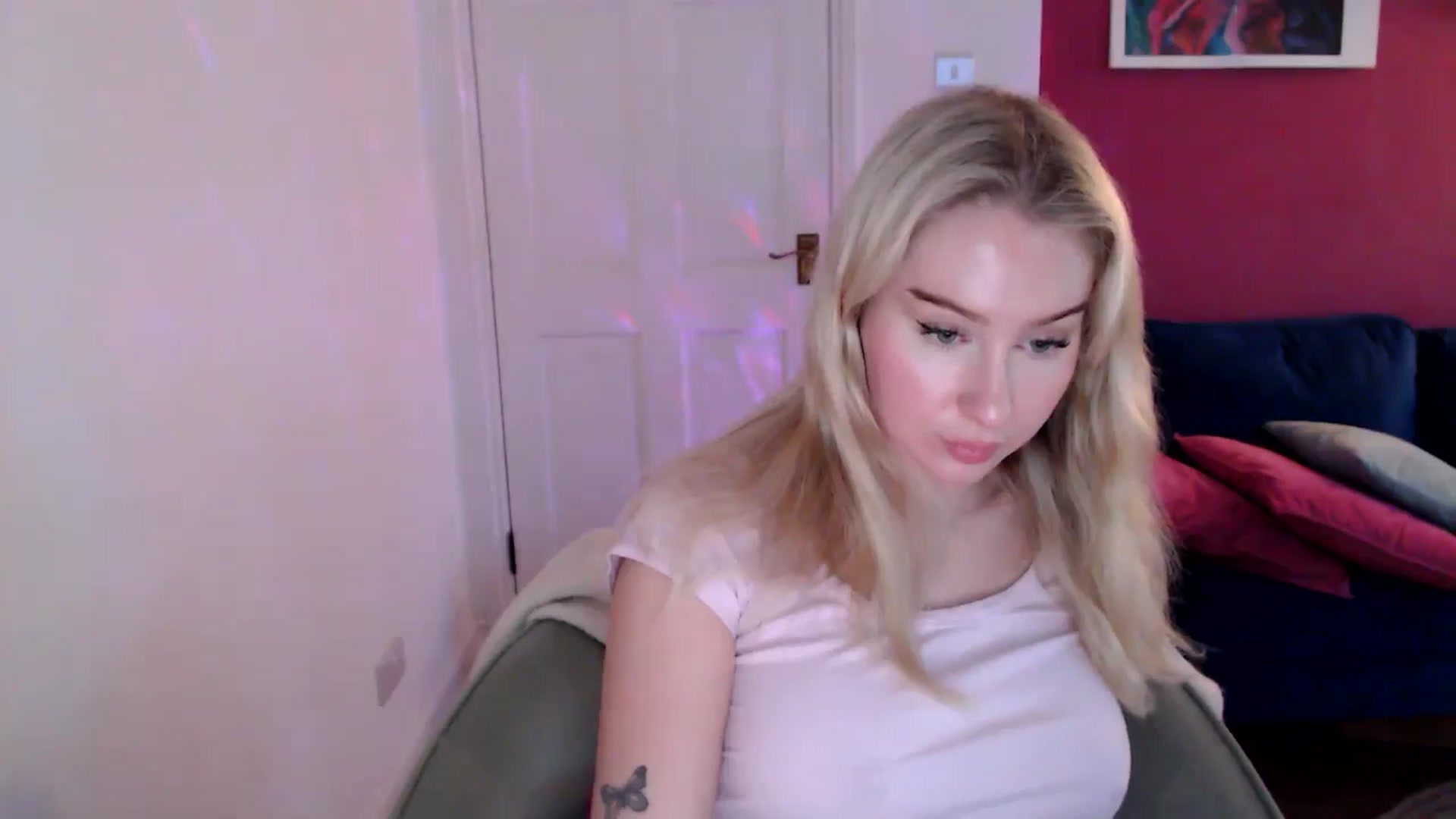 Gallery image thumbnail from PetiteAvax's myfreecams stream on, 12/30/2024, 15:28 image 20 of 20