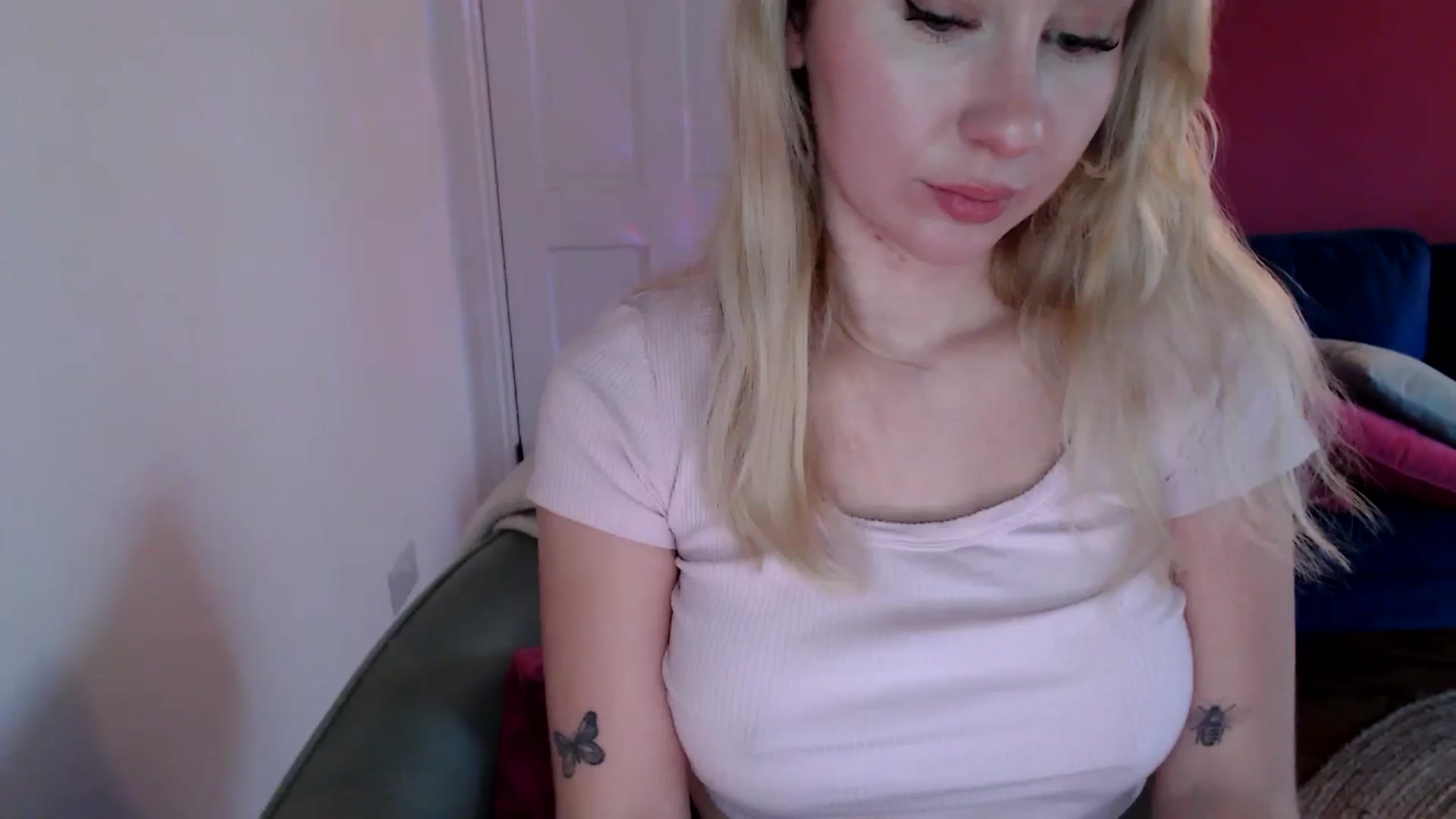 Gallery image thumbnail from PetiteAvax's myfreecams stream on, 12/30/2024, 15:28 image 6 of 20