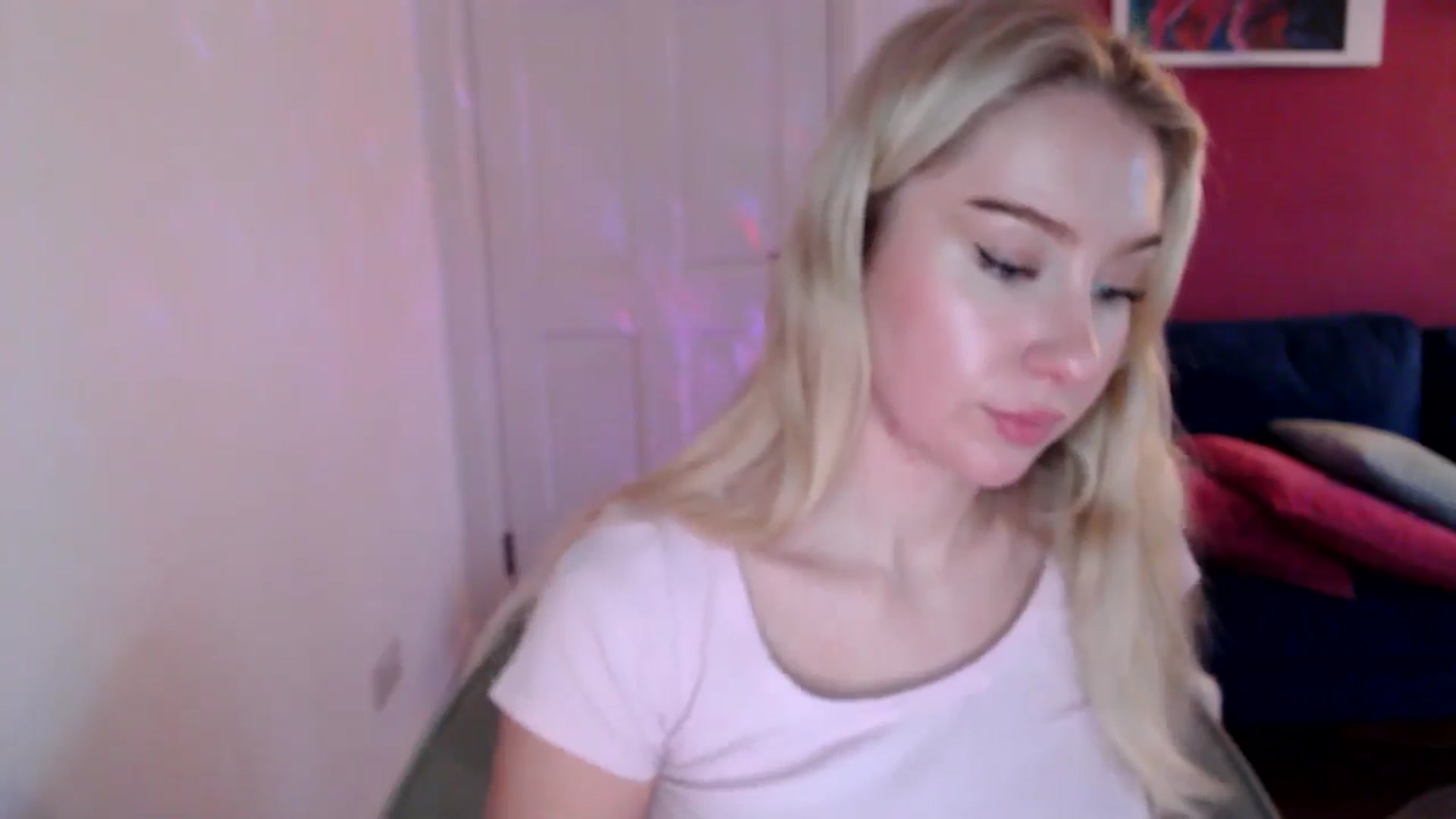 Gallery image thumbnail from PetiteAvax's myfreecams stream on, 12/30/2024, 15:28 image 19 of 20
