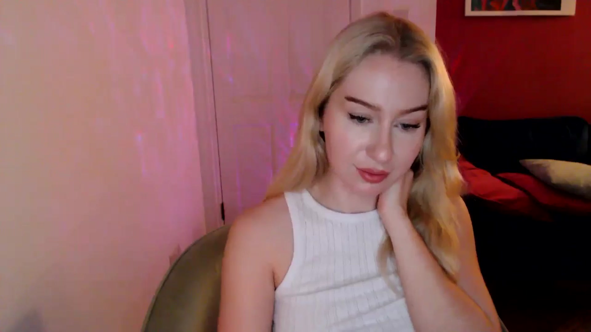 Gallery image thumbnail from PetiteAvax's myfreecams stream on, 12/31/2024, 17:22 image 8 of 20