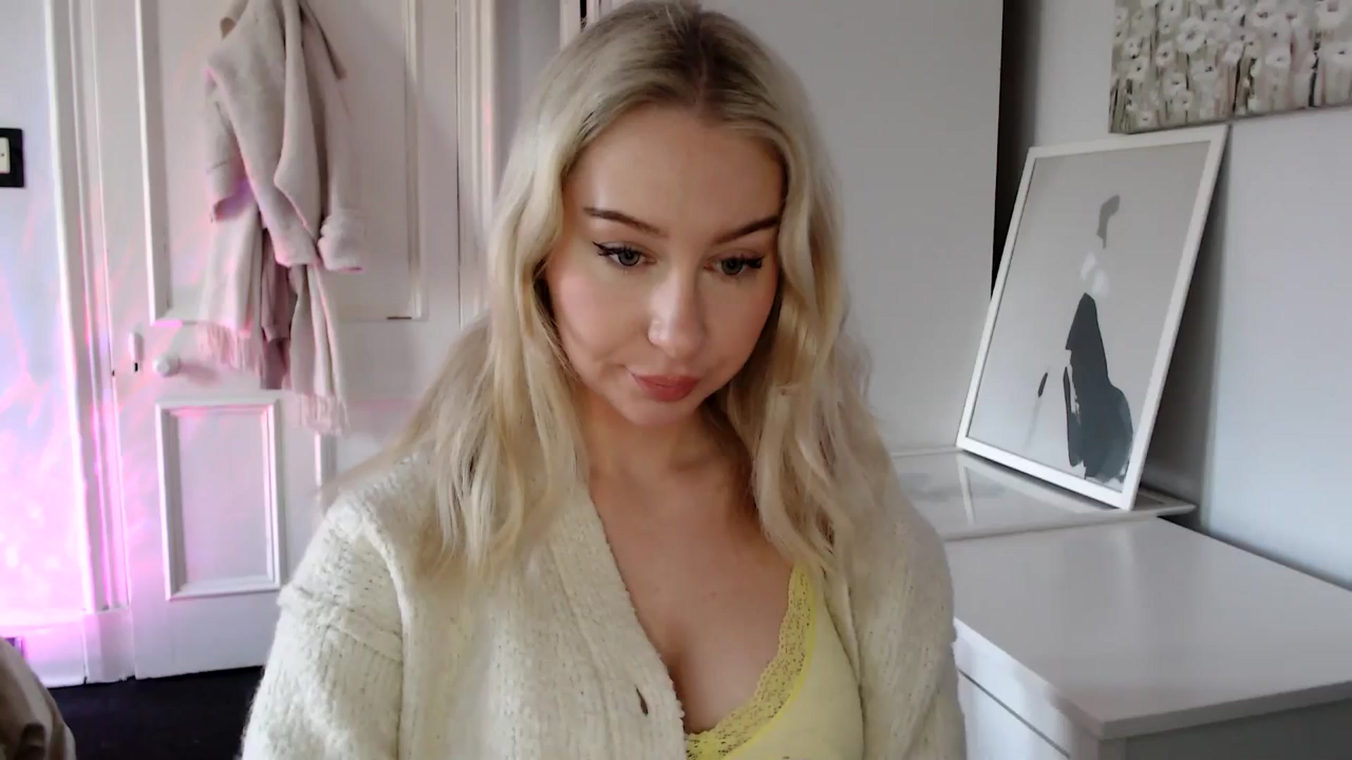 Gallery image thumbnail from PetiteAvax's myfreecams stream on, 01/30/2025, 10:51 image 1 of 20
