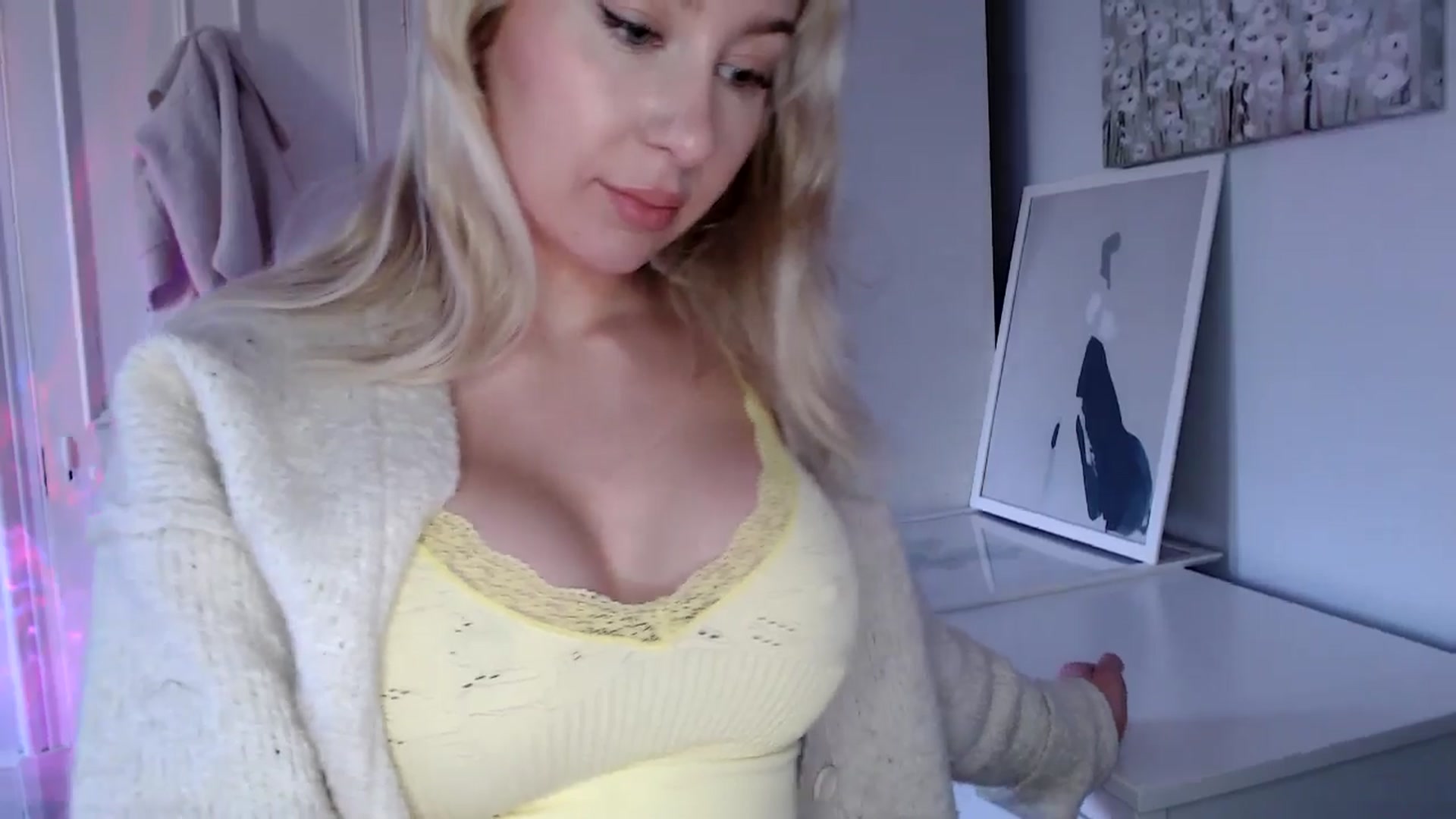 Gallery image thumbnail from PetiteAvax's myfreecams stream on, 01/30/2025, 10:51 image 17 of 20