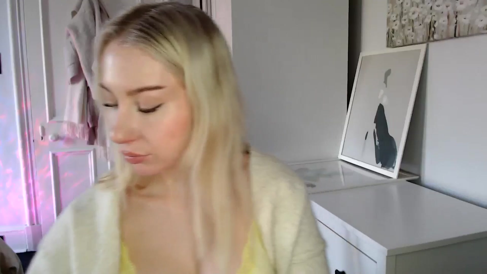 Gallery image thumbnail from PetiteAvax's myfreecams stream on, 01/30/2025, 13:05 image 3 of 20