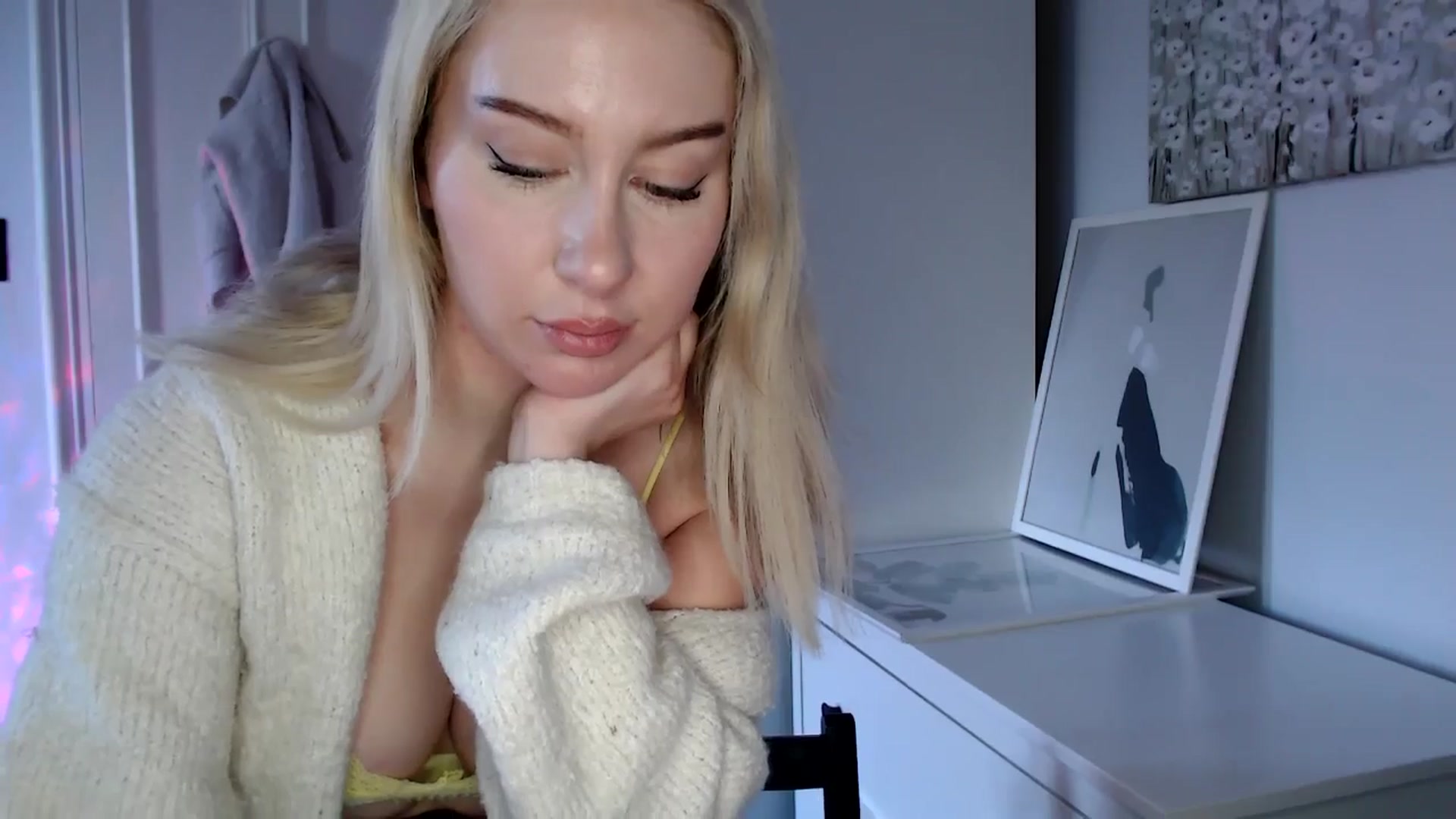 Gallery image thumbnail from PetiteAvax's myfreecams stream on, 01/30/2025, 13:05 image 15 of 20