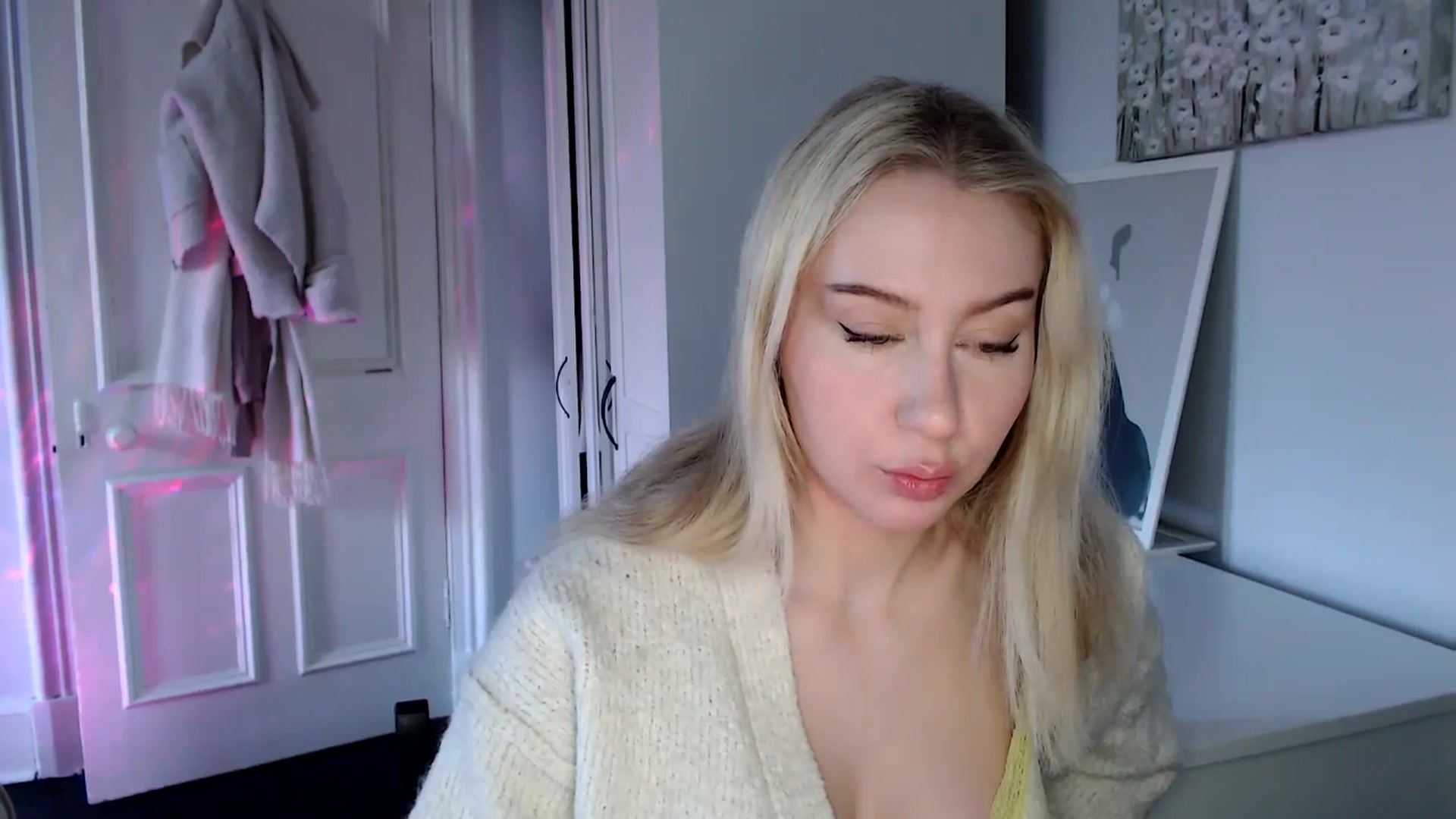 Gallery image thumbnail from PetiteAvax's myfreecams stream on, 01/30/2025, 14:34 image 10 of 20