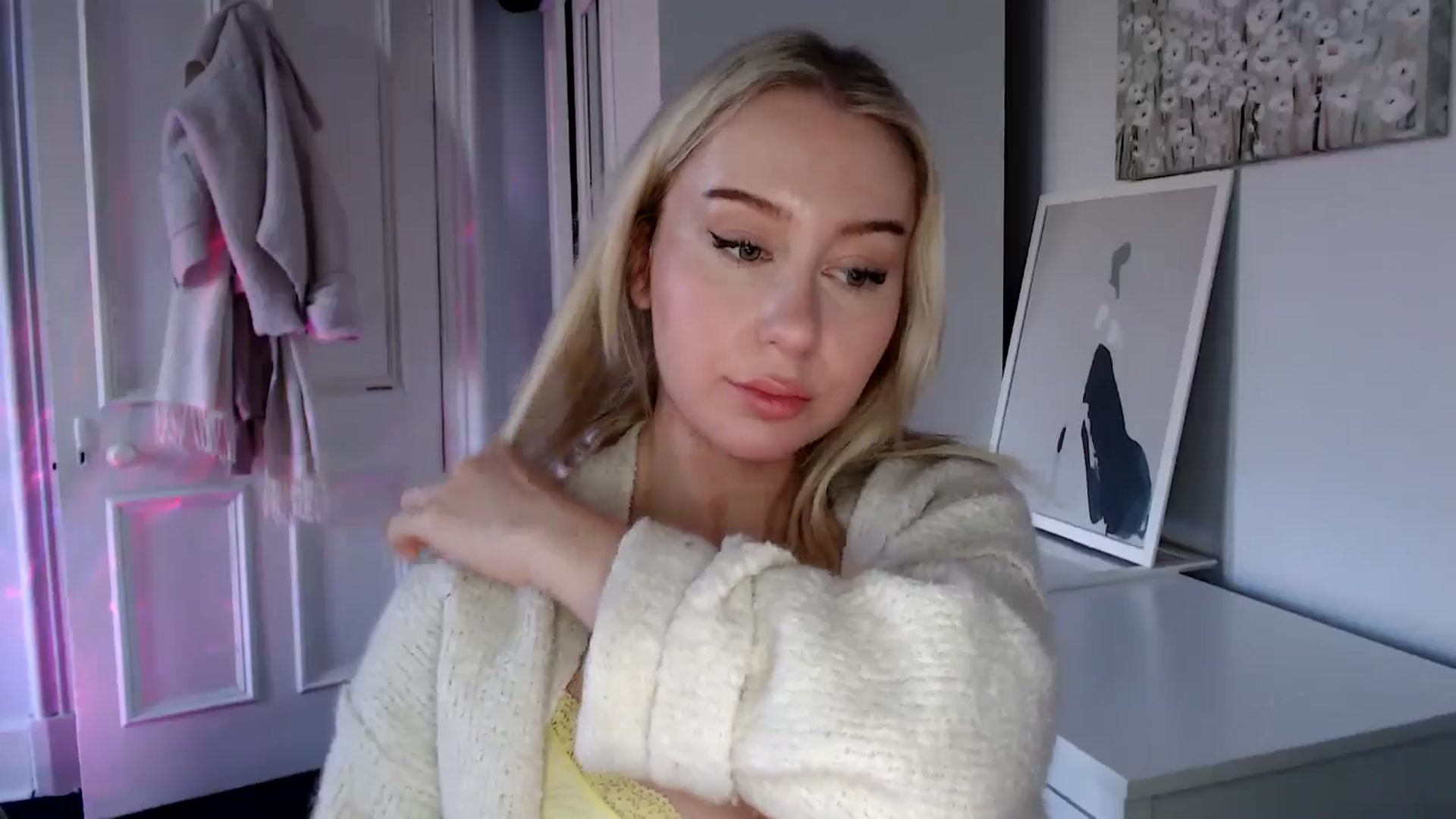 Gallery image thumbnail from PetiteAvax's myfreecams stream on, 01/30/2025, 14:34 image 6 of 20