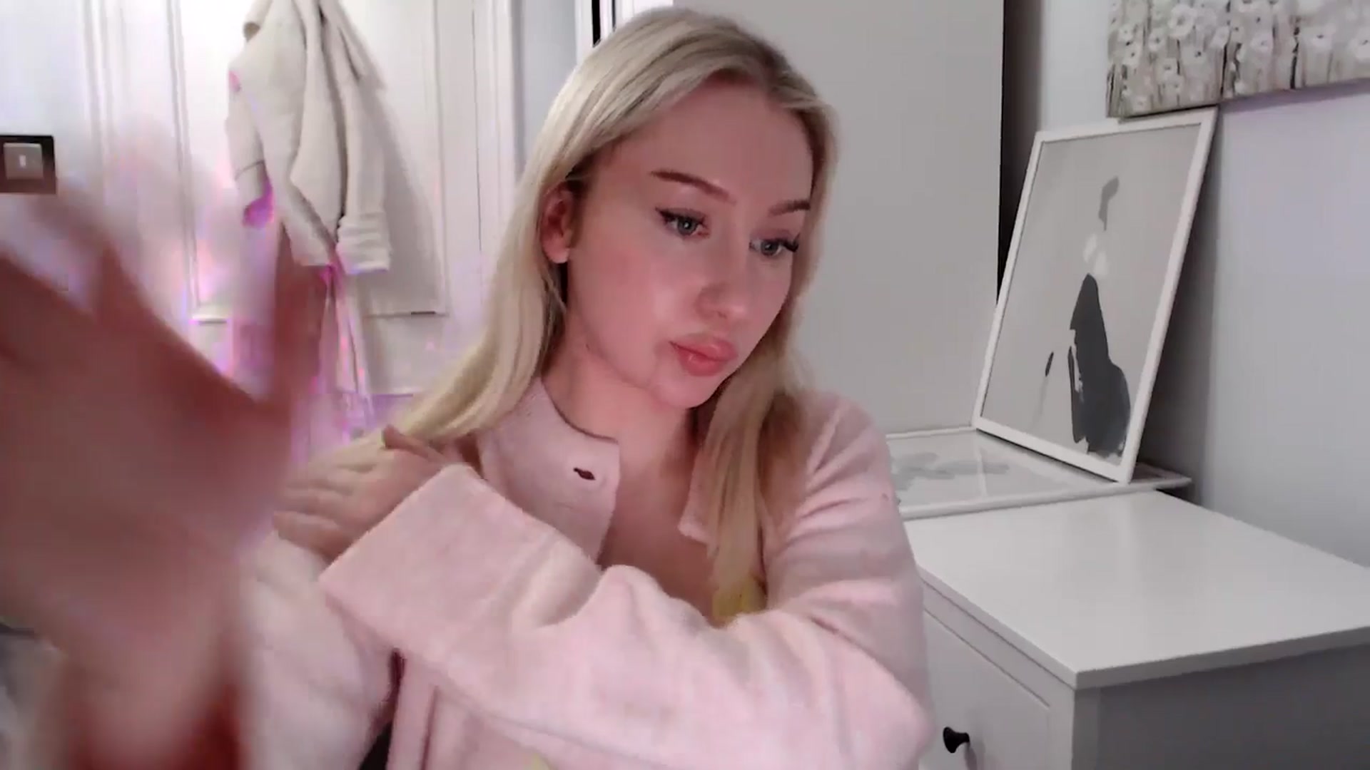 Gallery image thumbnail from PetiteAvax's myfreecams stream on, 01/30/2025, 18:24 image 20 of 20