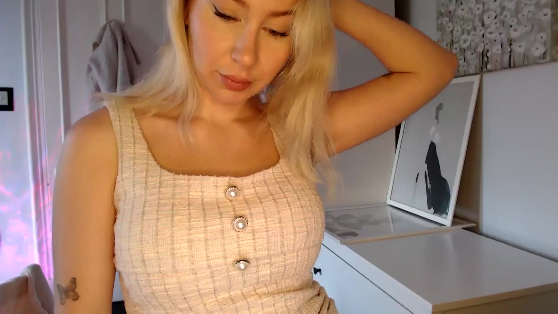 Gallery image thumbnail from PetiteAvax's myfreecams stream on, 01/31/2025, 15:21 image 8 of 20