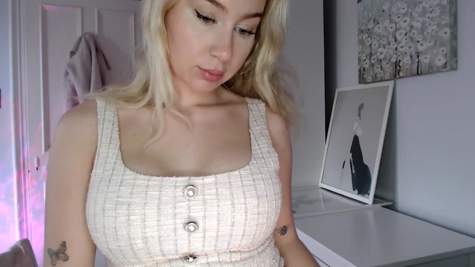 Gallery image thumbnail from PetiteAvax's myfreecams stream on, 01/31/2025, 15:21 image 3 of 20