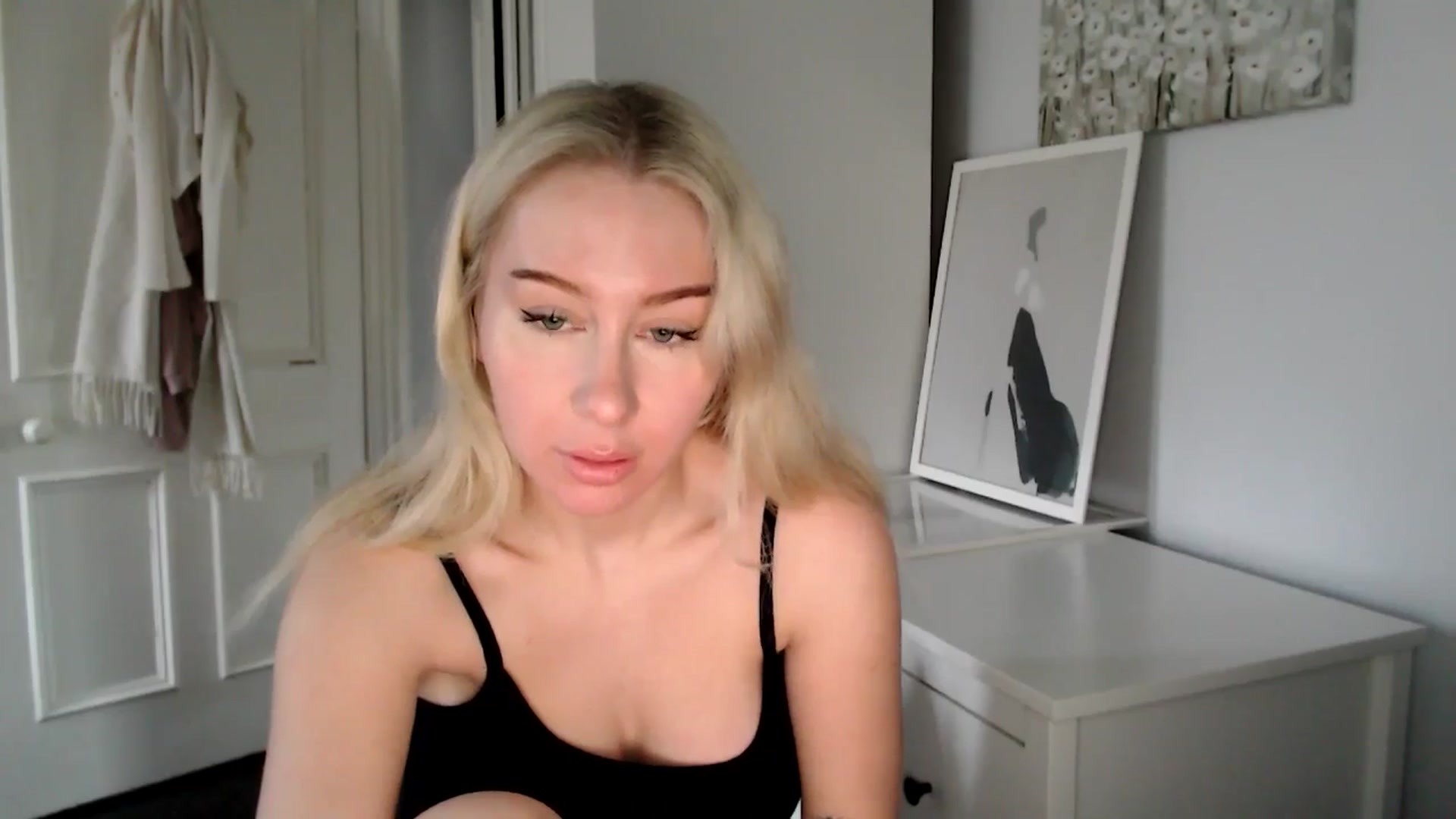 Gallery image thumbnail from PetiteAvax's myfreecams stream on, 02/02/2025, 16:15 image 6 of 20