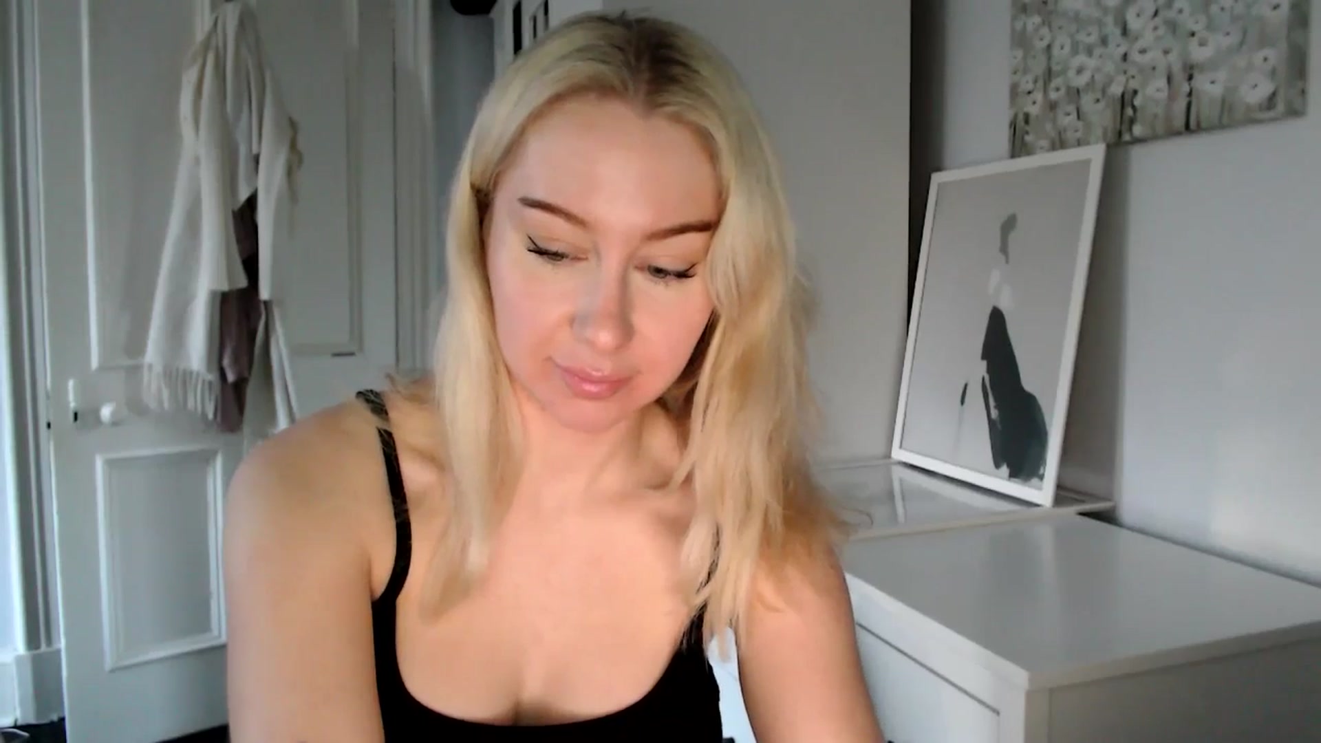 Gallery image thumbnail from PetiteAvax's myfreecams stream on, 02/02/2025, 16:15 image 18 of 20