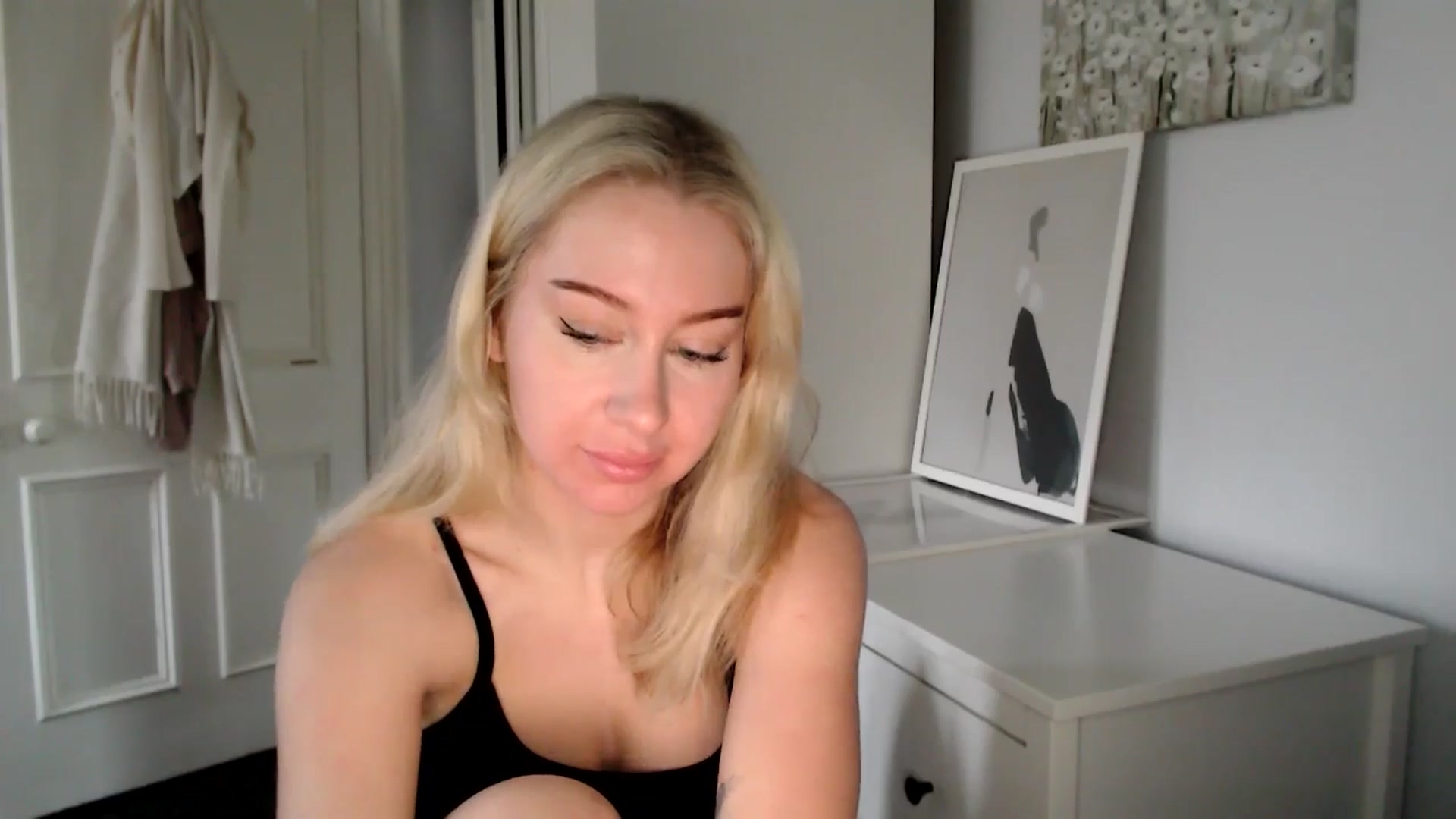 Gallery image thumbnail from PetiteAvax's myfreecams stream on, 02/02/2025, 16:15 image 7 of 20