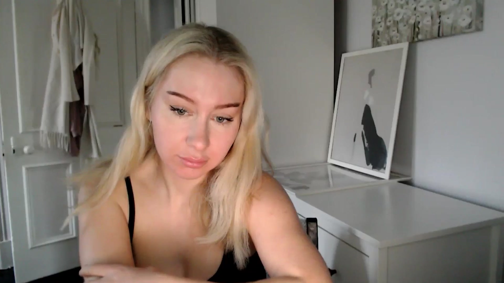 Gallery image thumbnail from PetiteAvax's myfreecams stream on, 02/02/2025, 16:15 image 10 of 20