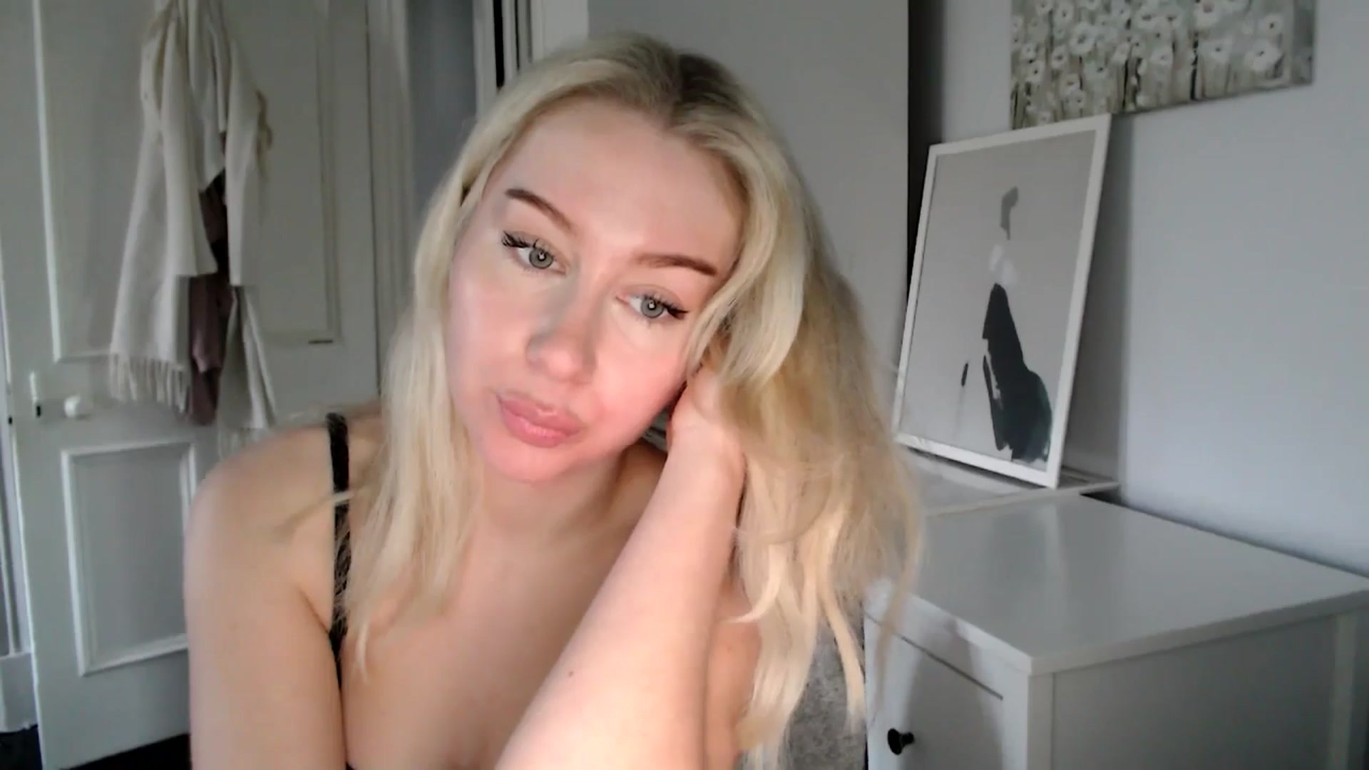 Gallery image thumbnail from PetiteAvax's myfreecams stream on, 02/02/2025, 16:15 image 11 of 20