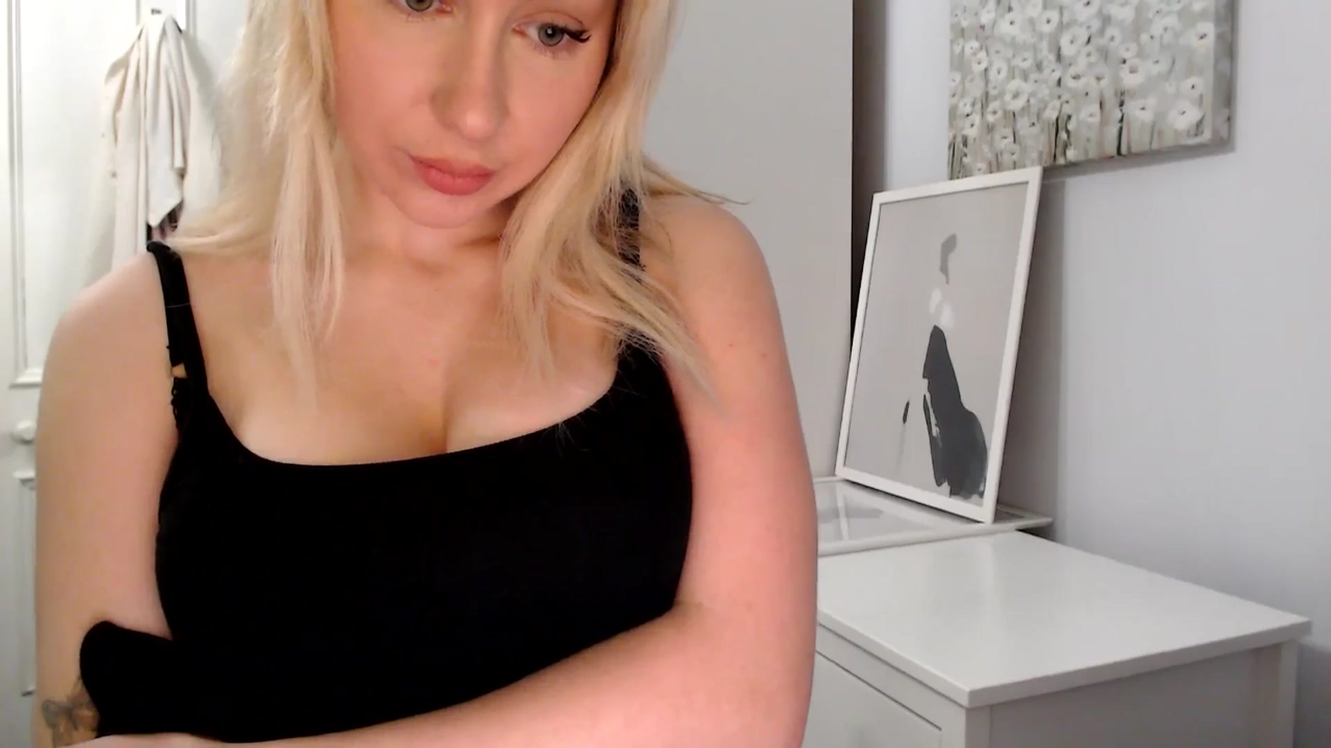 Gallery image thumbnail from PetiteAvax's myfreecams stream on, 02/02/2025, 20:06 image 14 of 20