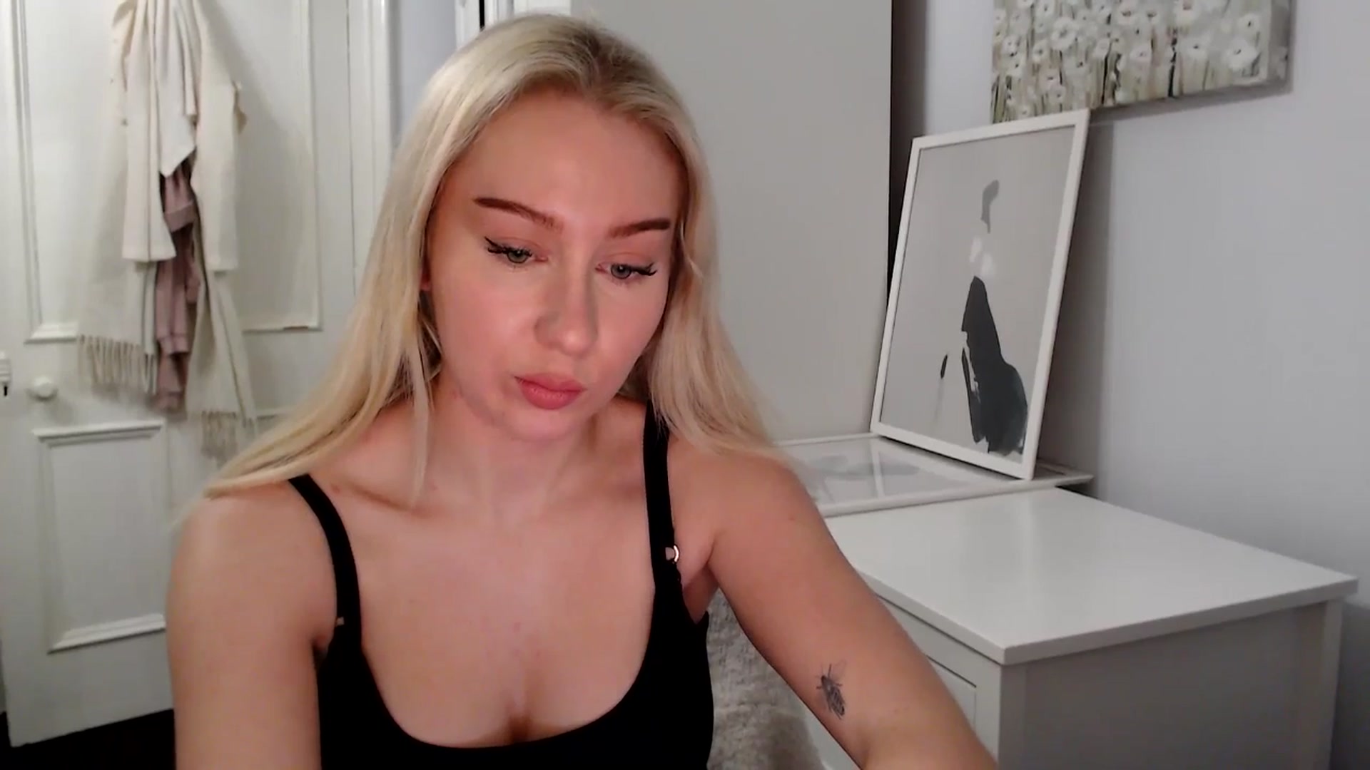 Gallery image thumbnail from PetiteAvax's myfreecams stream on, 02/02/2025, 20:06 image 10 of 20
