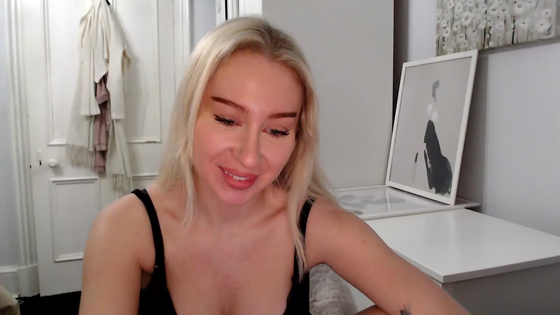 Gallery image thumbnail from PetiteAvax's myfreecams stream on, 02/02/2025, 20:06 image 1 of 20