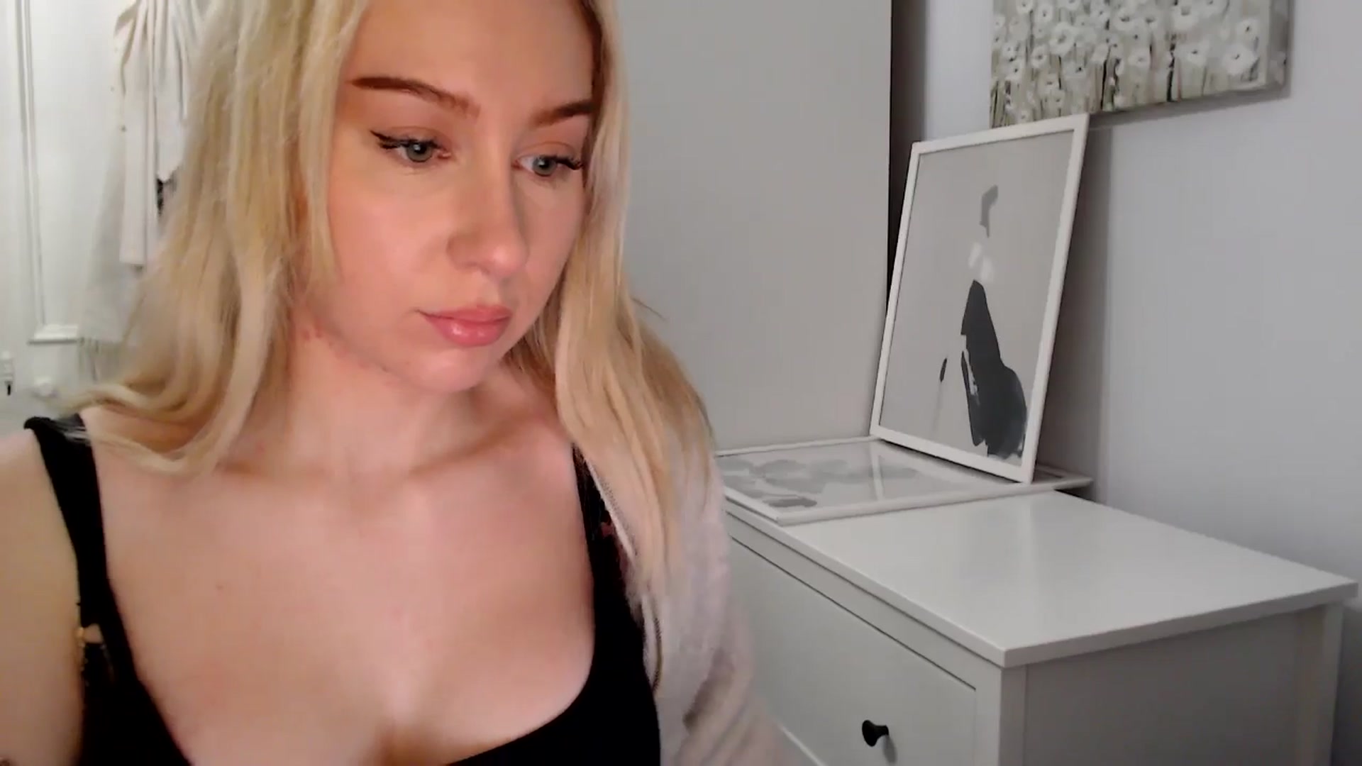 Gallery image thumbnail from PetiteAvax's myfreecams stream on, 02/02/2025, 20:36 image 18 of 20