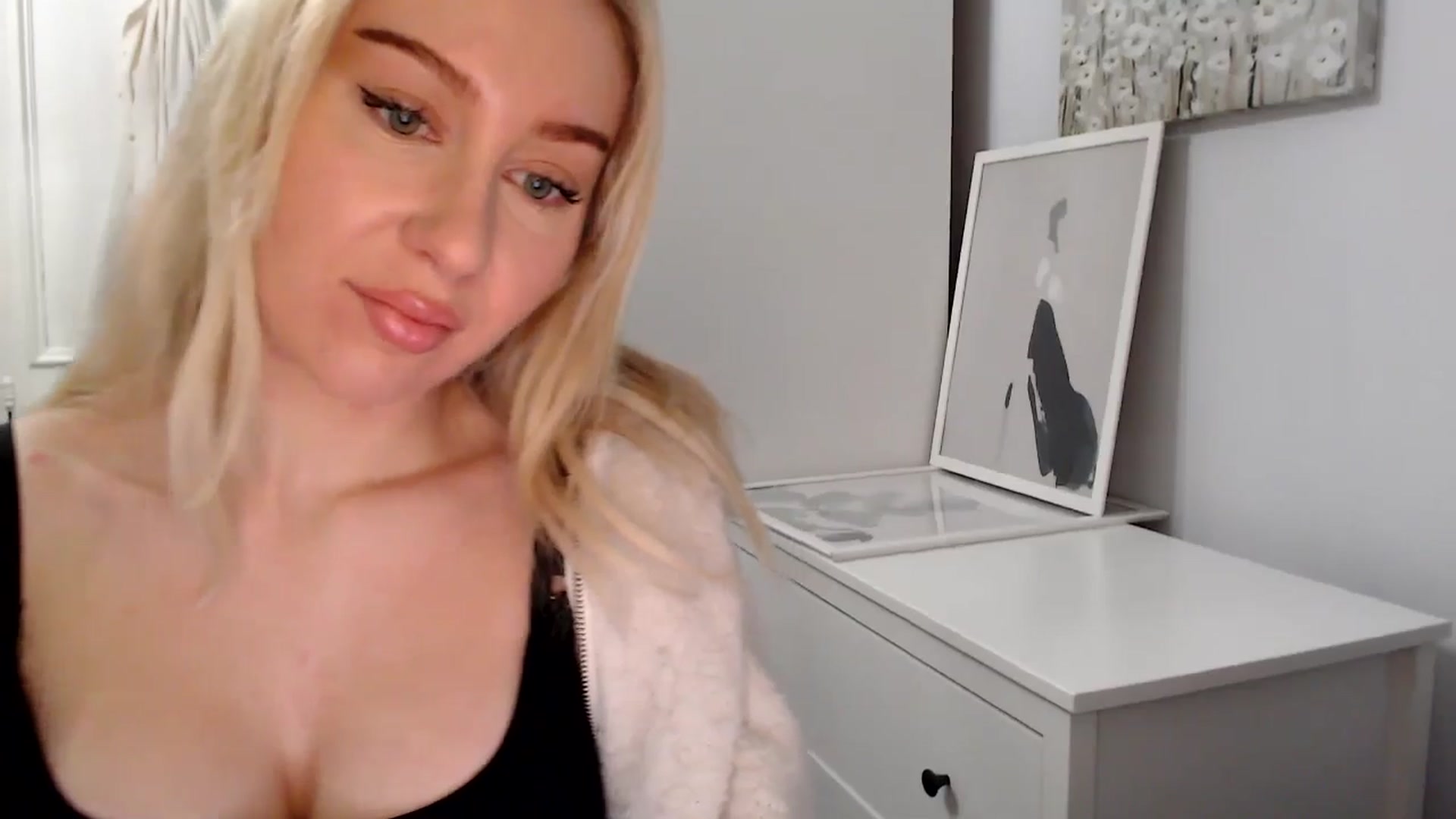Gallery image thumbnail from PetiteAvax's myfreecams stream on, 02/02/2025, 20:36 image 16 of 20