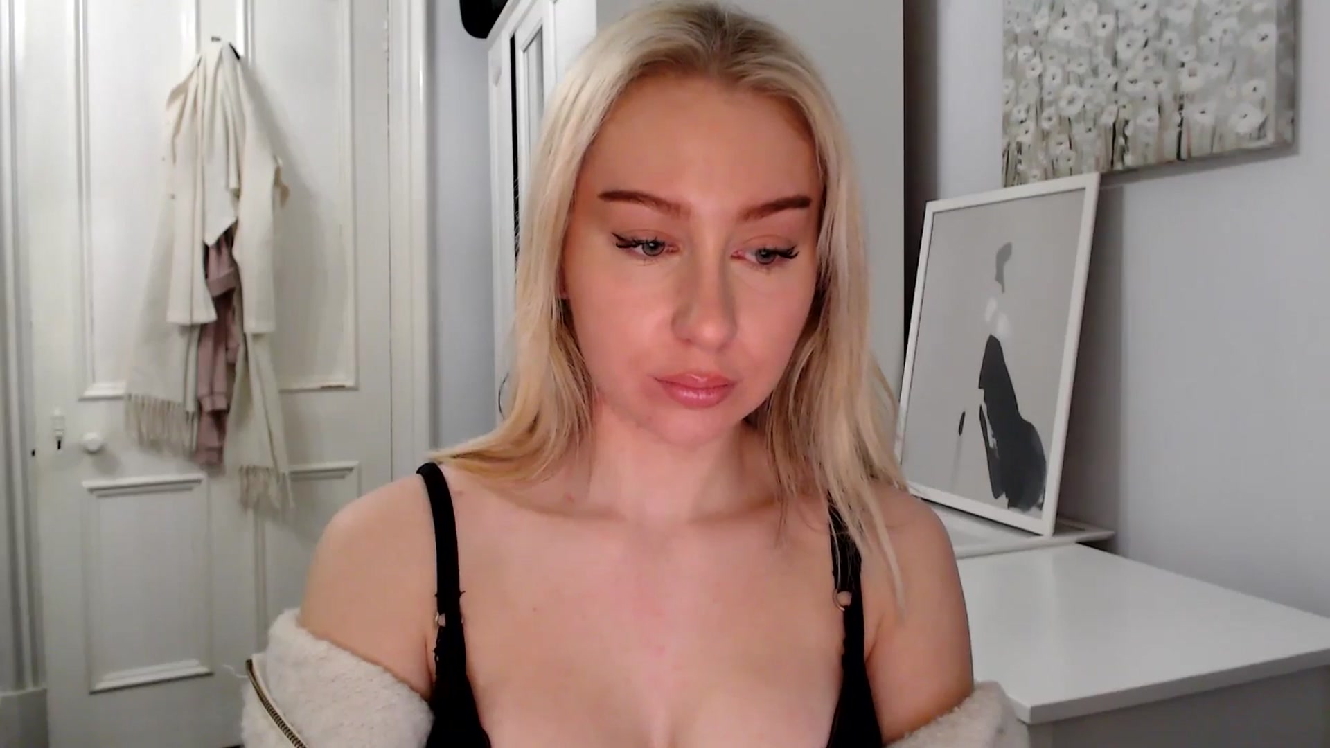 Gallery image thumbnail from PetiteAvax's myfreecams stream on, 02/02/2025, 20:51 image 9 of 20