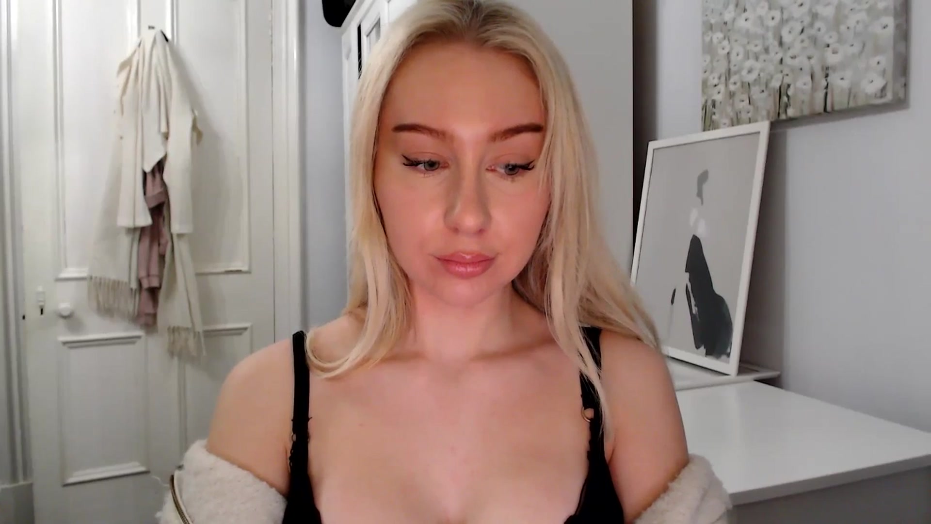 Gallery image thumbnail from PetiteAvax's myfreecams stream on, 02/02/2025, 20:51 image 11 of 20
