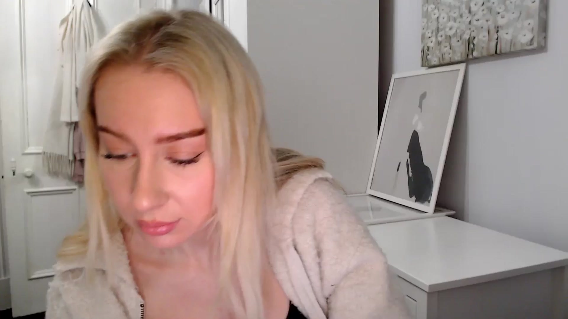 Gallery image thumbnail from PetiteAvax's myfreecams stream on, 02/02/2025, 21:41 image 9 of 20