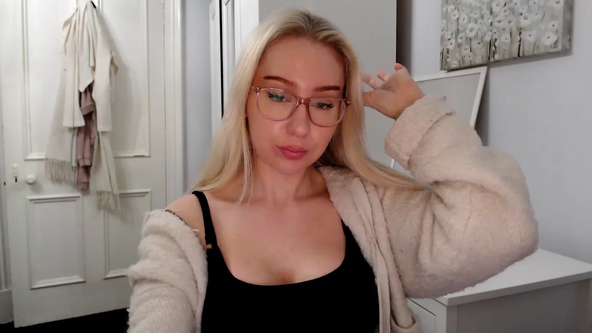 Gallery image thumbnail from PetiteAvax's myfreecams stream on, 02/02/2025, 22:23 image 9 of 20