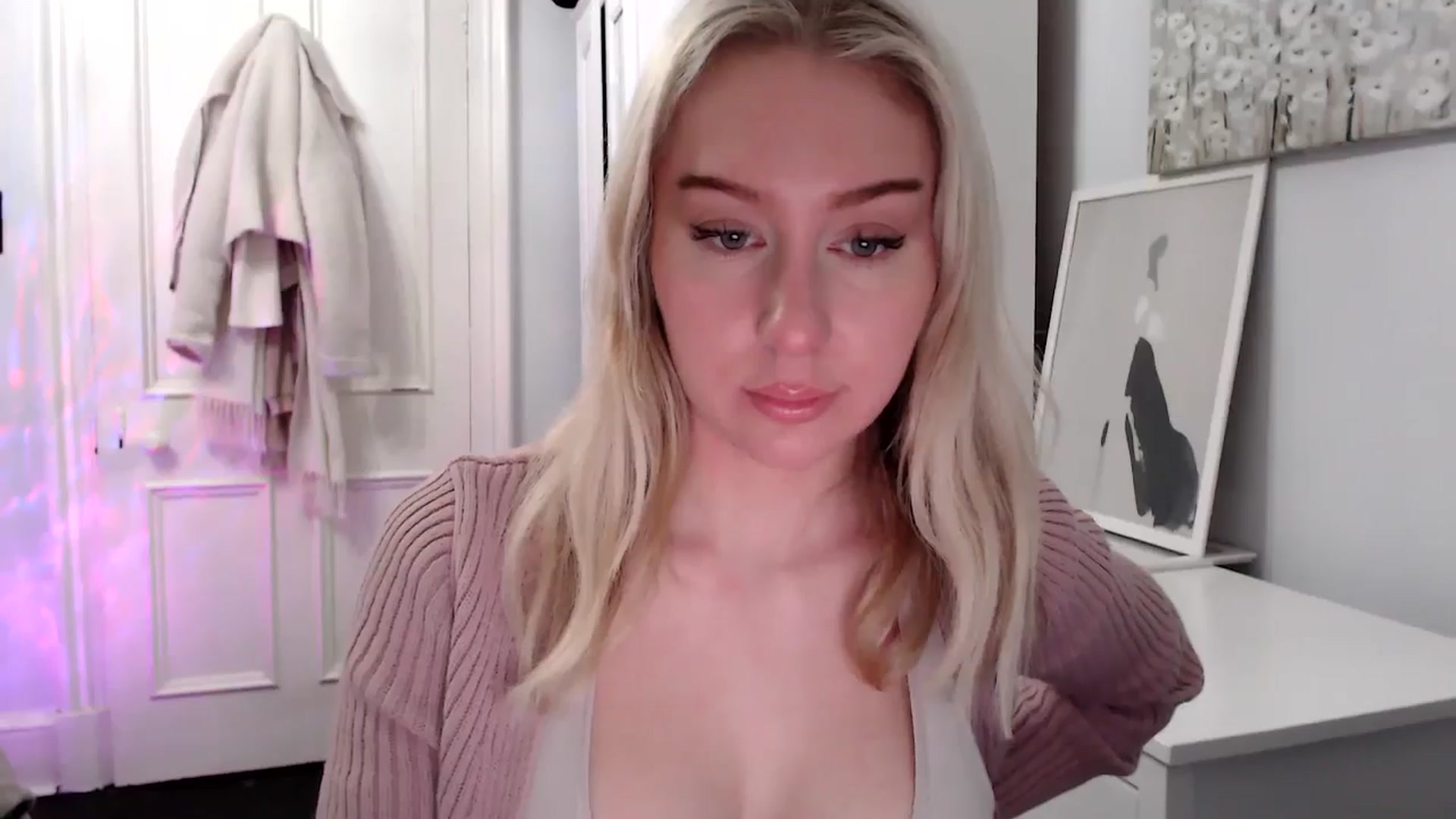 Gallery image thumbnail from PetiteAvax's myfreecams stream on, 02/03/2025, 19:07 image 10 of 20