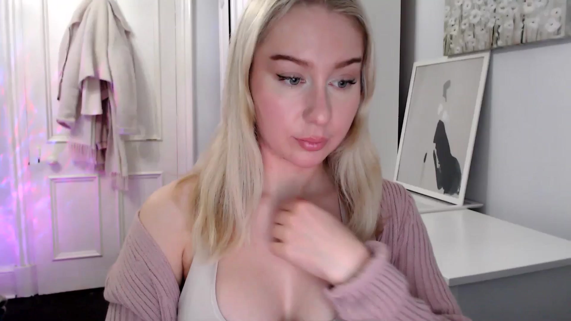 Gallery image thumbnail from PetiteAvax's myfreecams stream on, 02/03/2025, 19:37 image 1 of 20