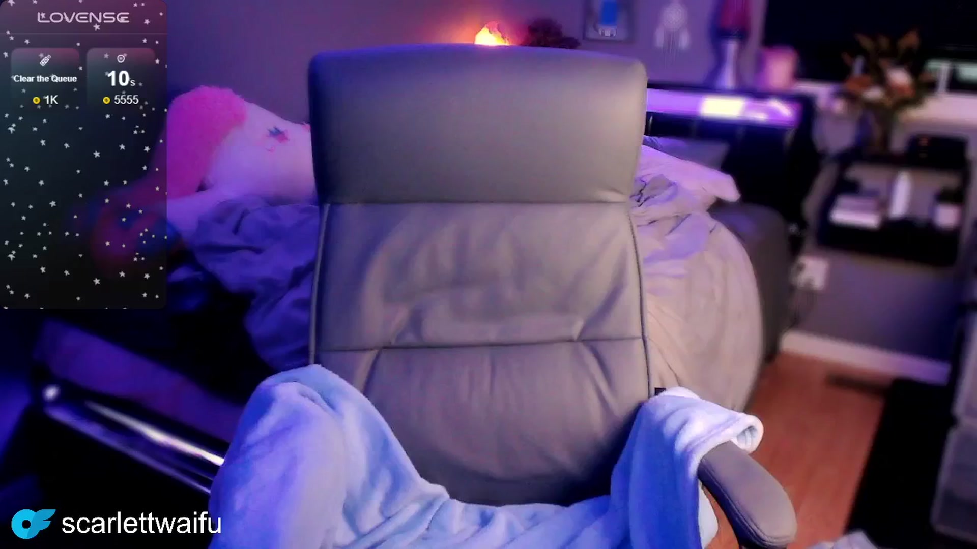 Gallery image thumbnail from PetitePet's myfreecams stream on, 05/21/2024, 10:05 image 11 of 20