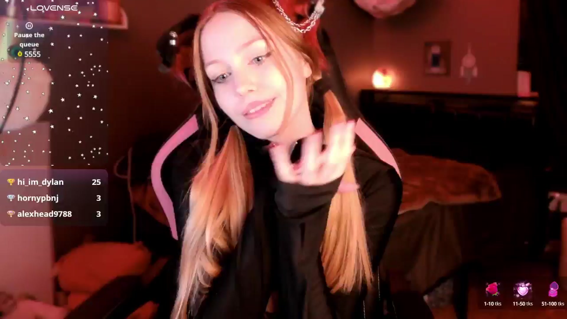 Gallery image thumbnail from PetitePet's myfreecams stream on, 12/18/2024, 10:57 image 8 of 20