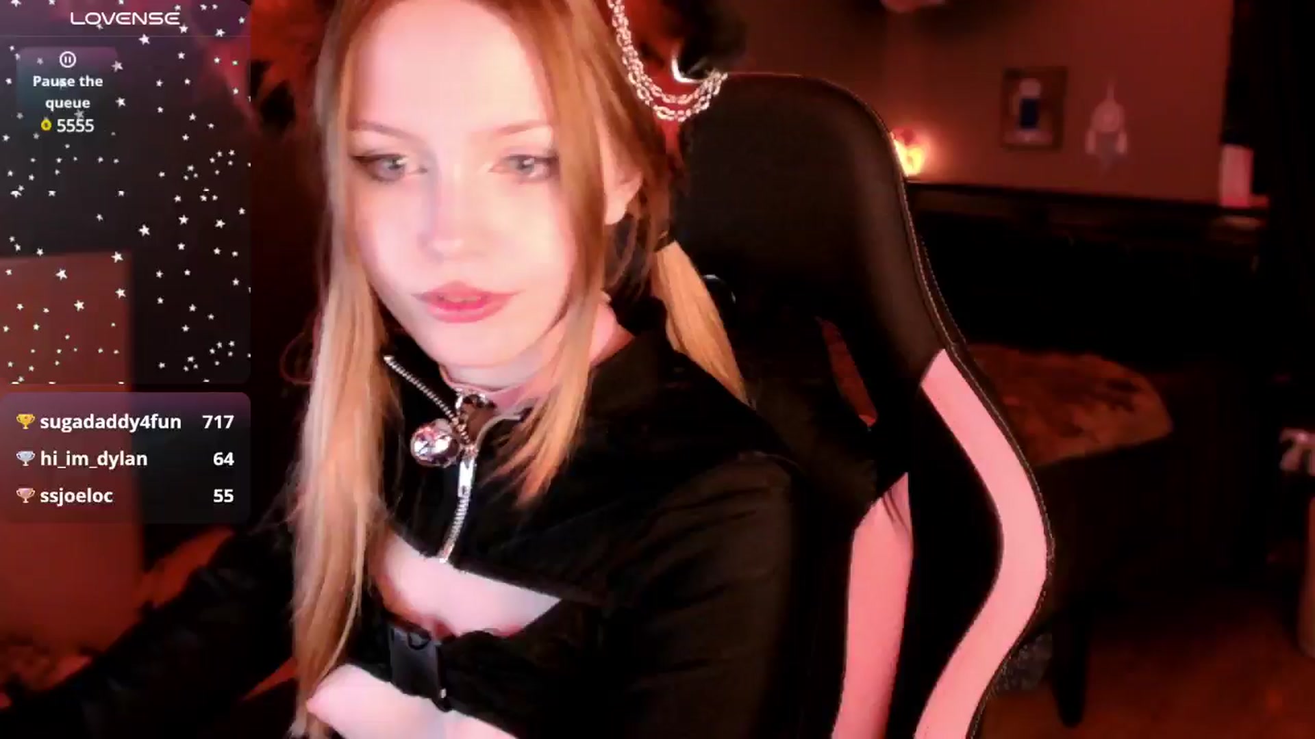 Gallery image thumbnail from PetitePet's myfreecams stream on, 12/18/2024, 11:55 image 6 of 20