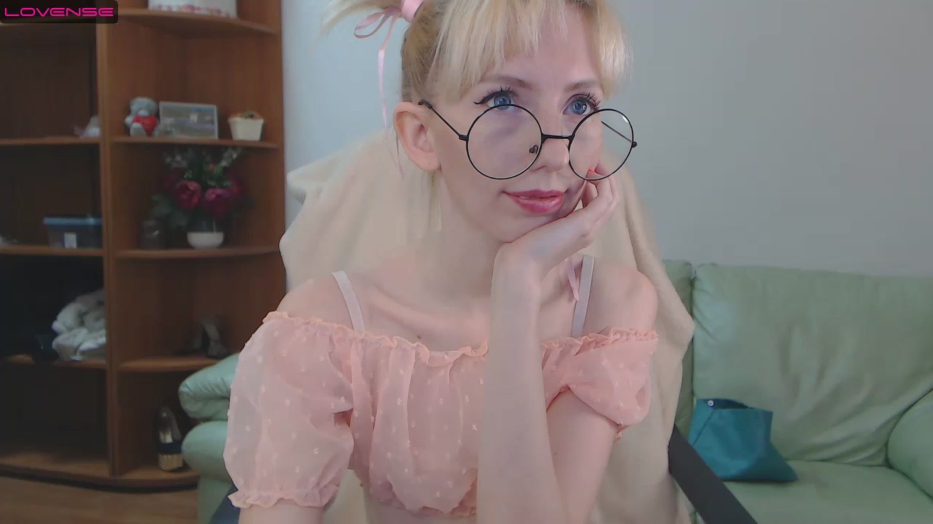 Gallery image thumbnail from PetitePrincez's myfreecams stream on, 11/26/2022, 14:21 image 19 of 20