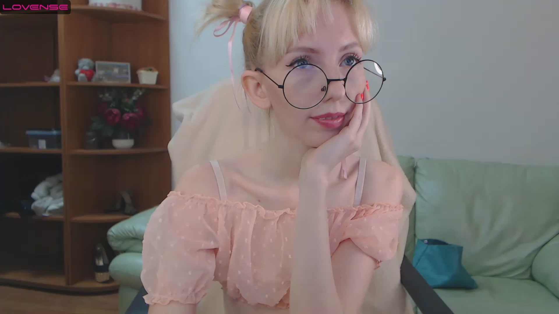 Gallery image thumbnail from PetitePrincez's myfreecams stream on, 11/26/2022, 14:21 image 18 of 20