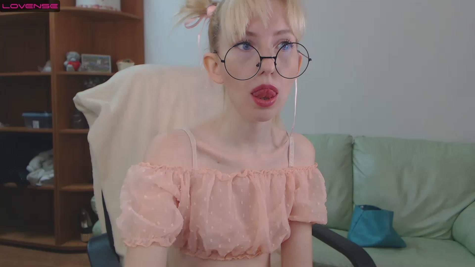 Gallery image thumbnail from PetitePrincez's myfreecams stream on, 11/26/2022, 14:21 image 8 of 20