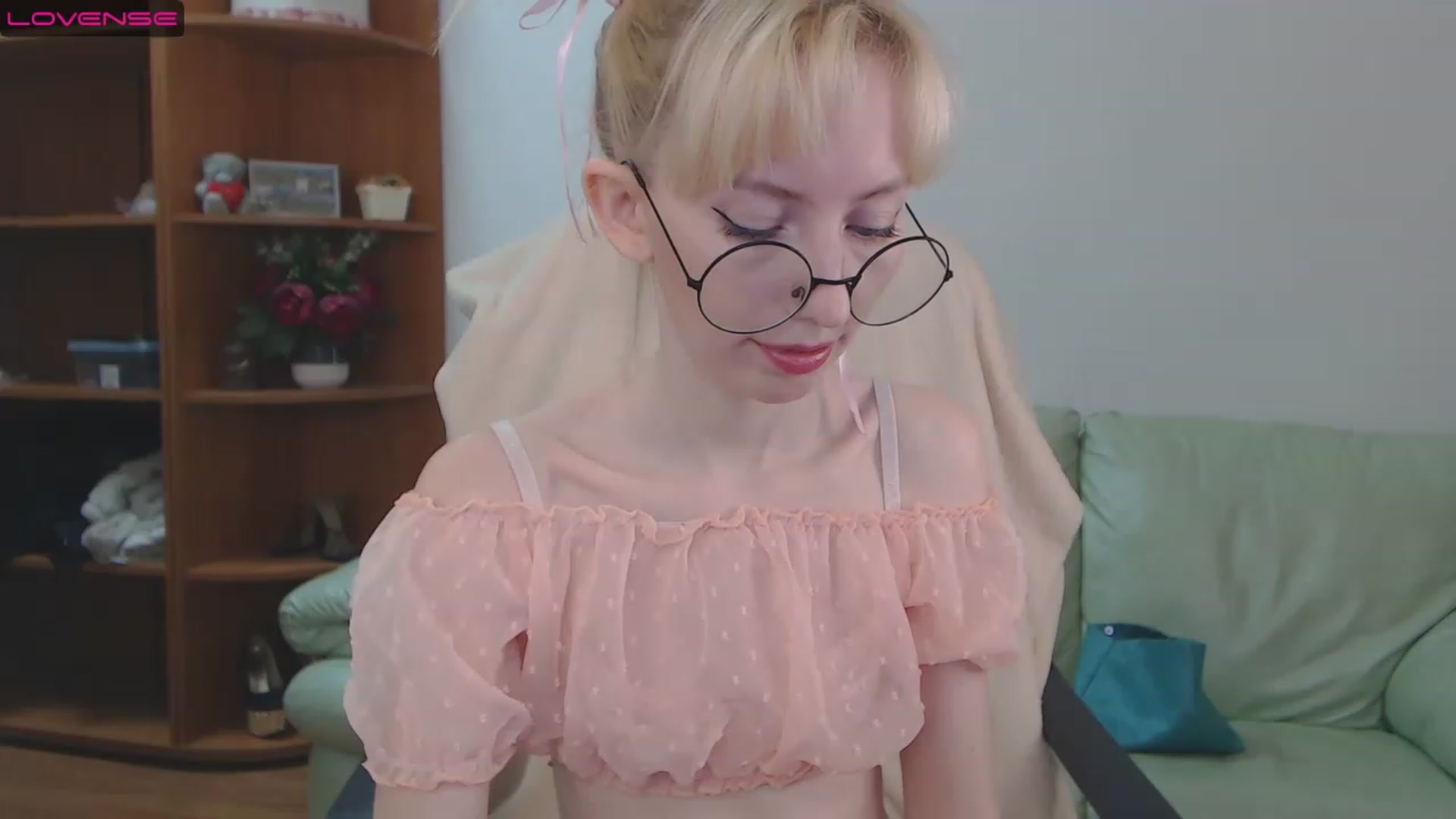 Gallery image thumbnail from PetitePrincez's myfreecams stream on, 11/26/2022, 14:21 image 20 of 20