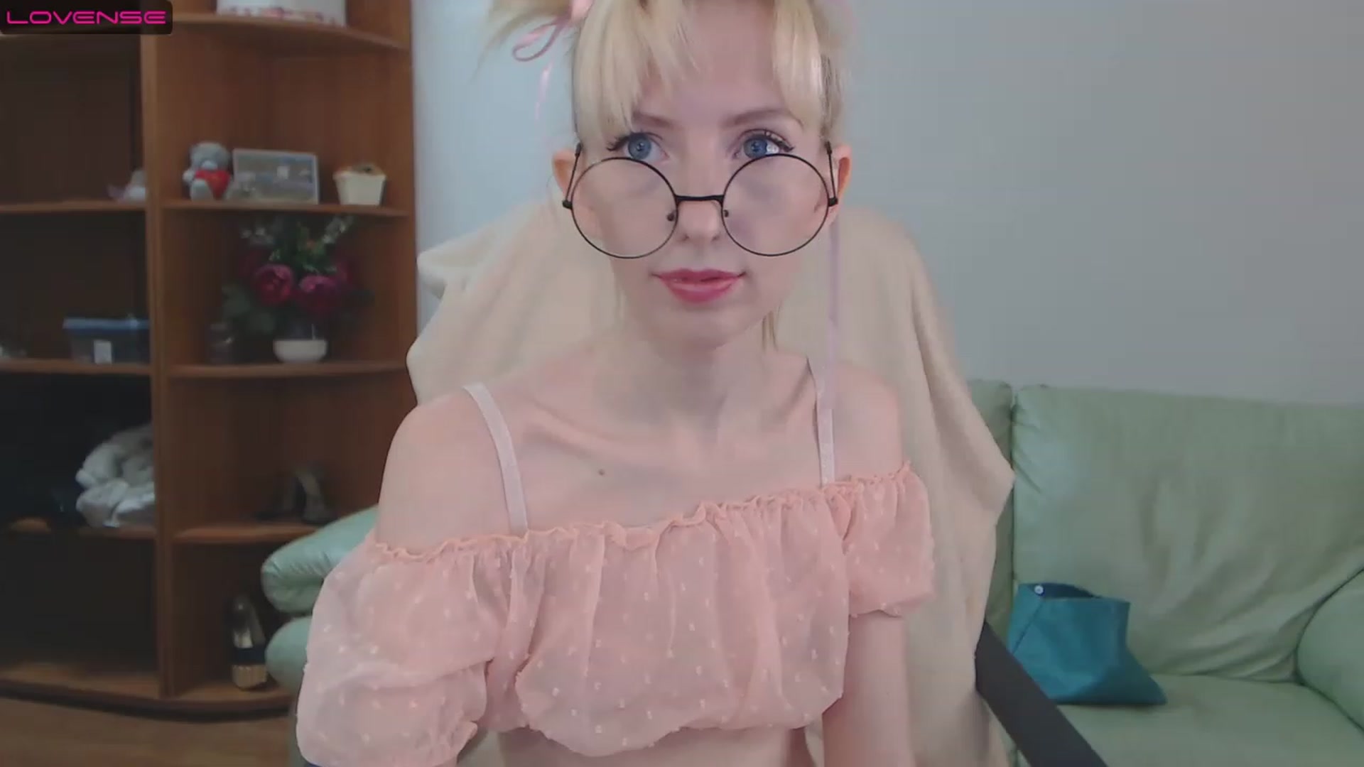 Gallery image thumbnail from PetitePrincez's myfreecams stream on, 11/26/2022, 14:21 image 15 of 20