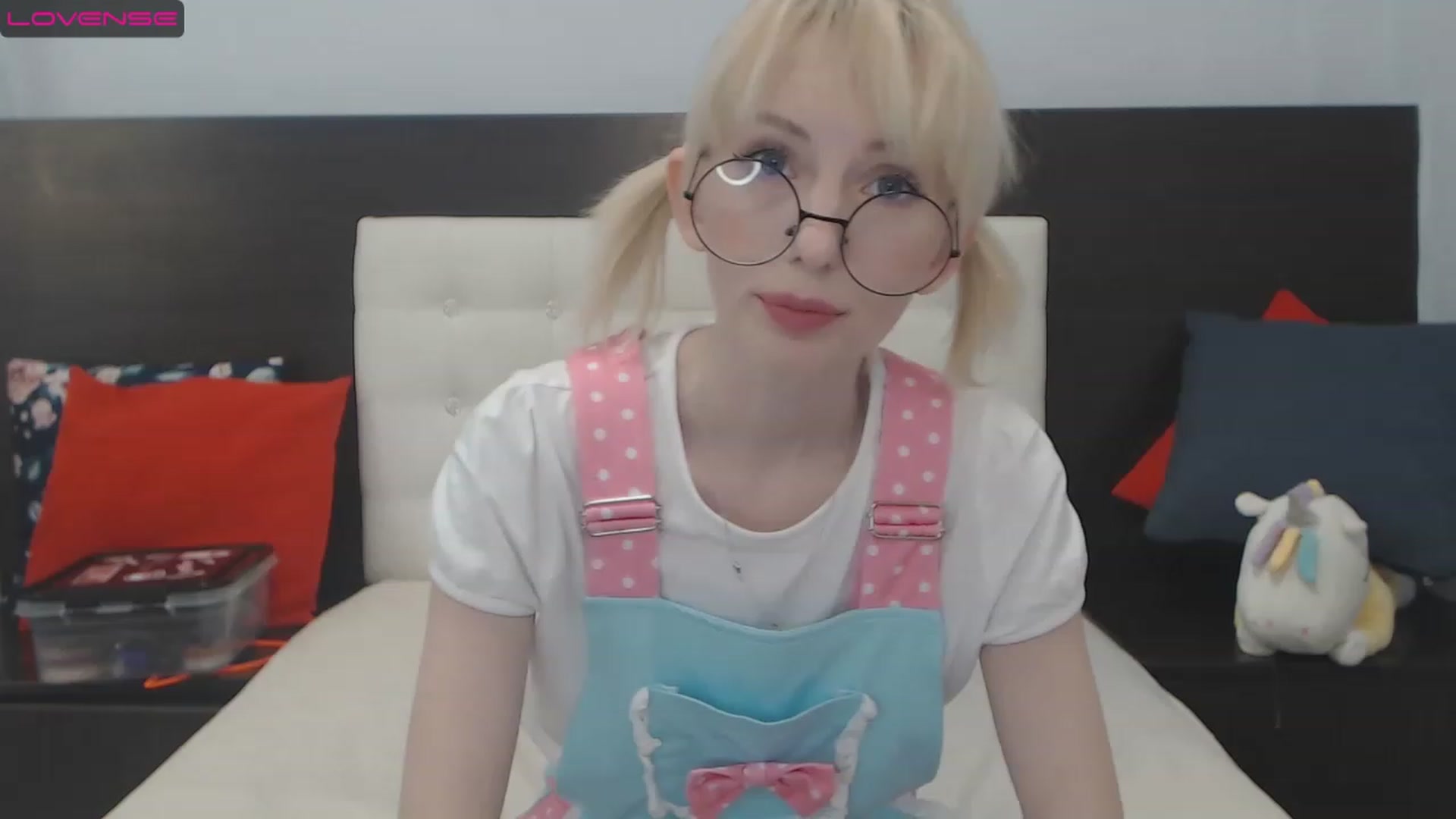 Gallery image thumbnail from PetitePrincez's myfreecams stream on, 12/04/2022, 15:15 image 10 of 20