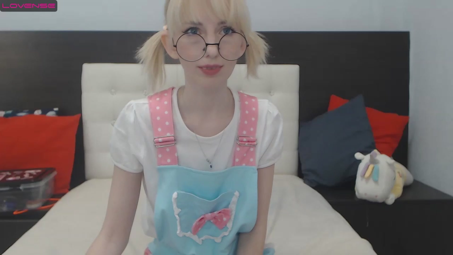 Gallery image thumbnail from PetitePrincez's myfreecams stream on, 12/04/2022, 15:15 image 18 of 20