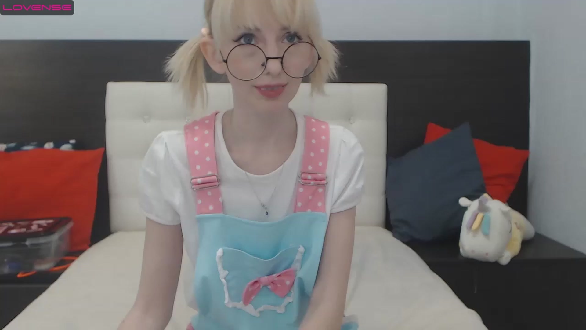 Gallery image thumbnail from PetitePrincez's myfreecams stream on, 12/04/2022, 15:15 image 19 of 20