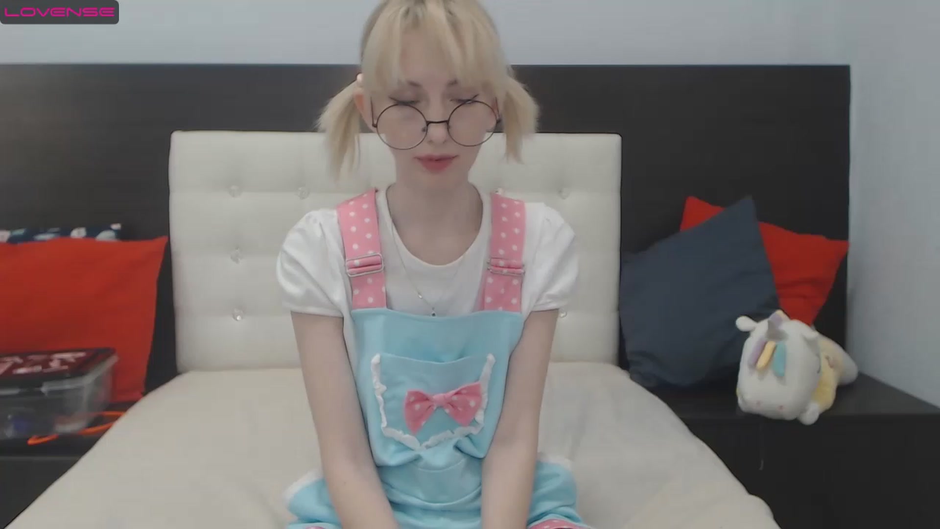 Gallery image thumbnail from PetitePrincez's myfreecams stream on, 12/04/2022, 15:15 image 12 of 20