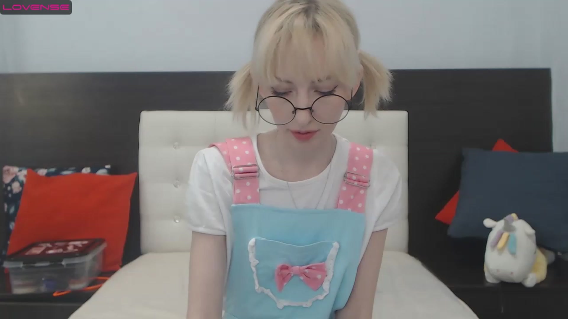 Gallery image thumbnail from PetitePrincez's myfreecams stream on, 12/04/2022, 15:15 image 2 of 20
